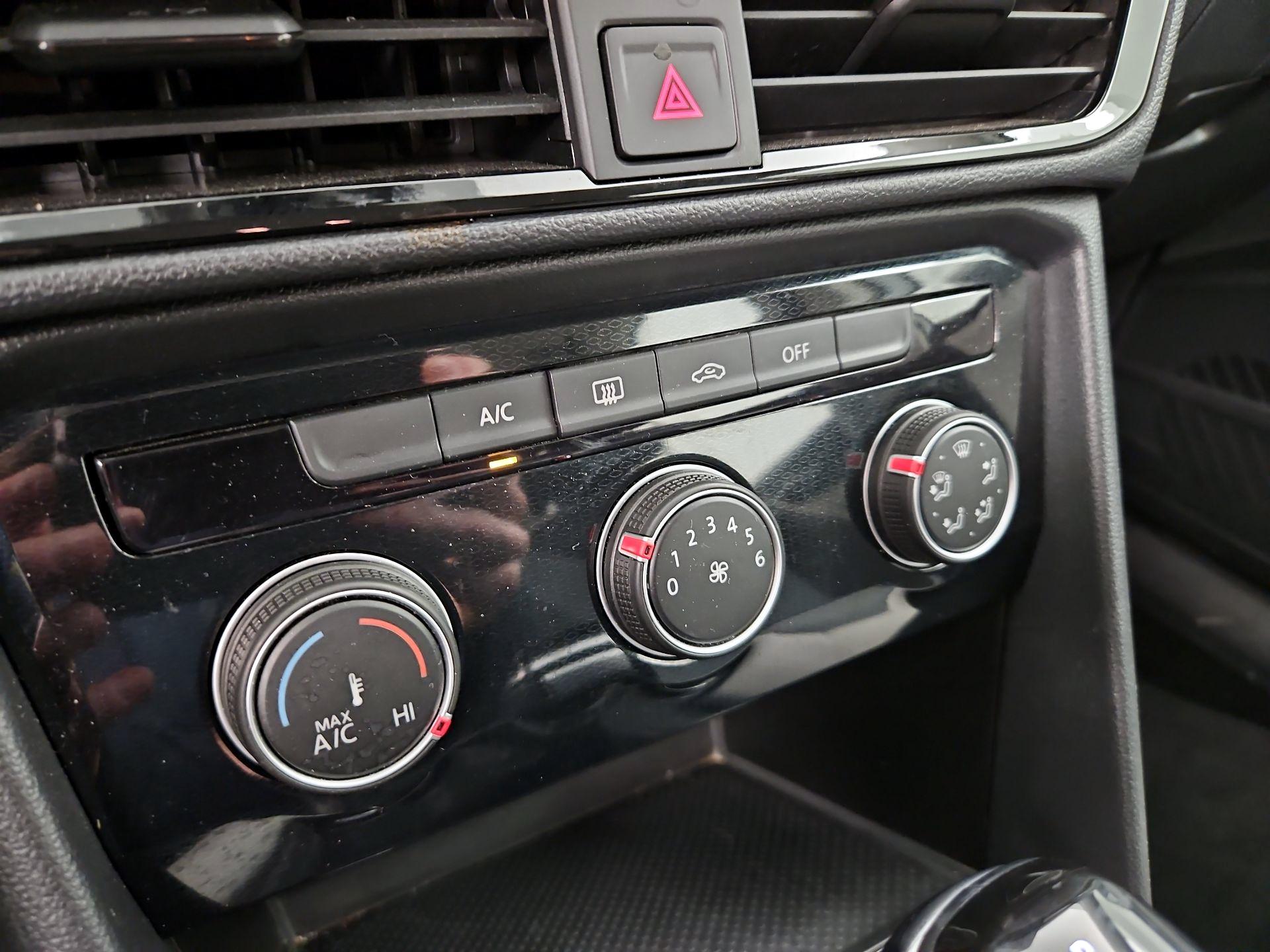 Thumbnail: 2025 Volkswagen Taos - 16