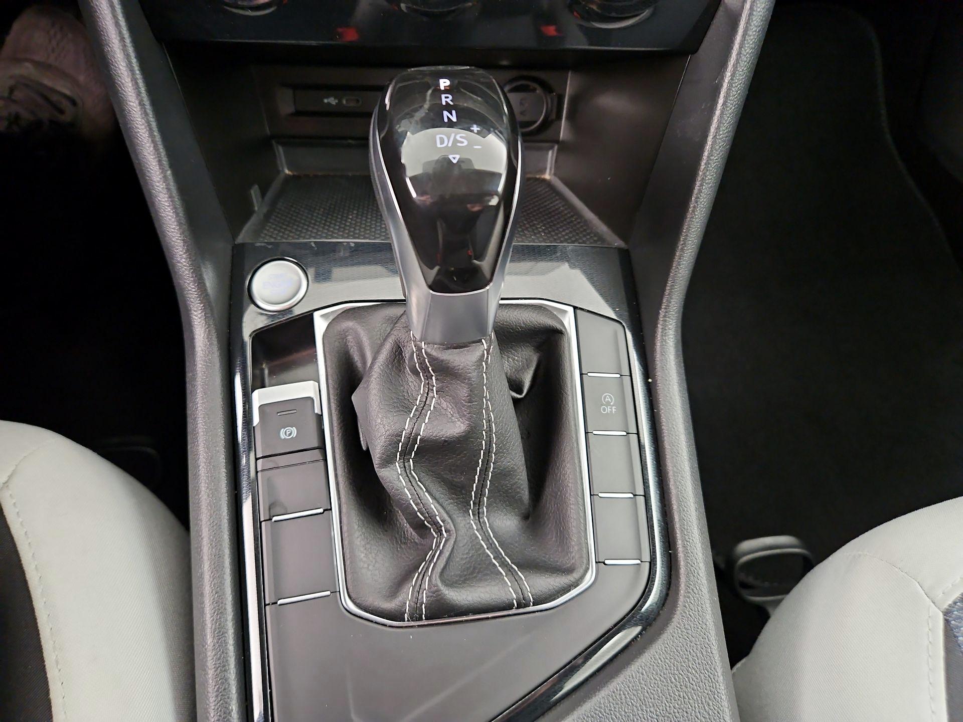 Thumbnail: 2025 Volkswagen Taos - 17