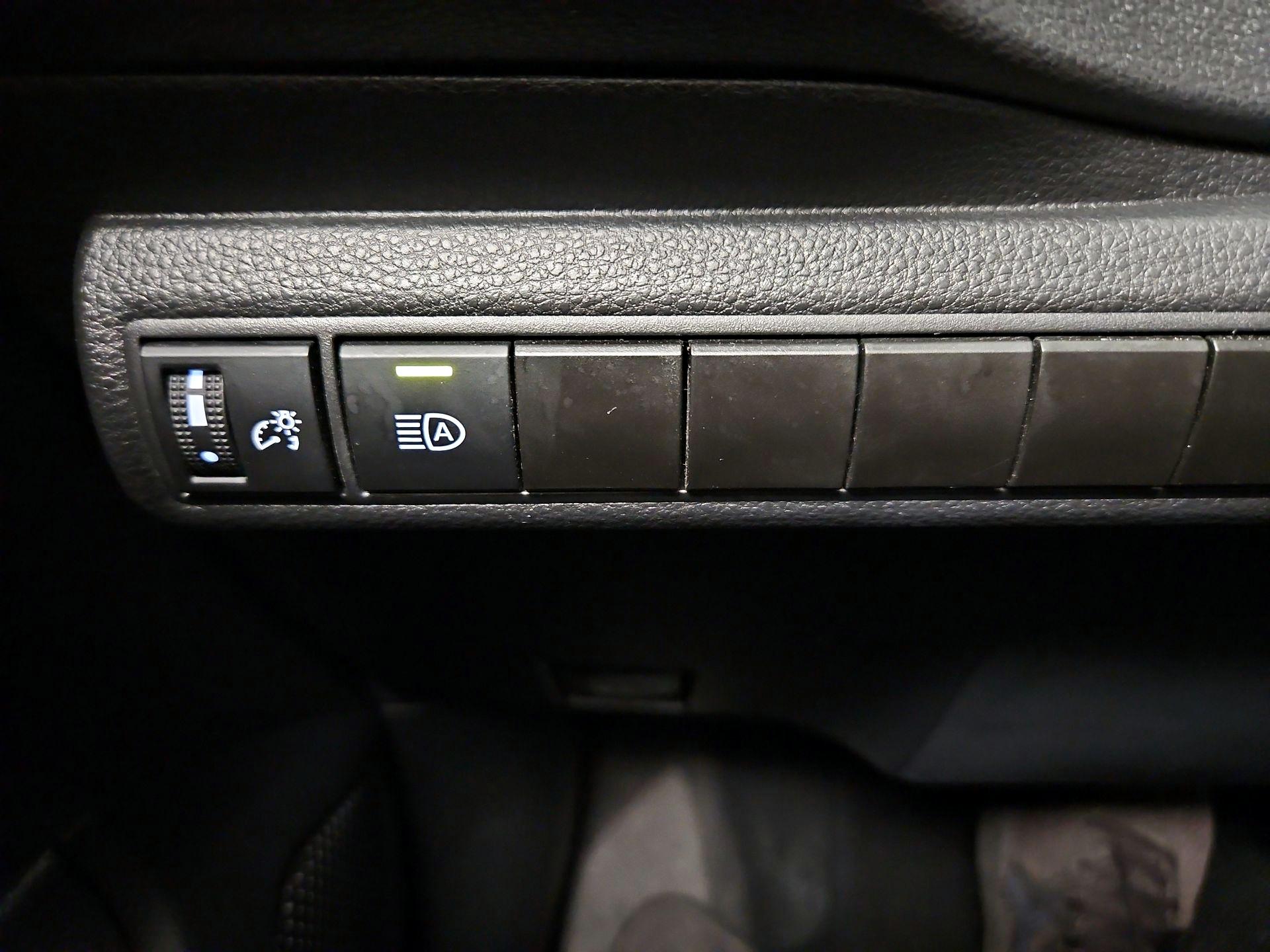 Thumbnail: 2025 Toyota Corolla - 13