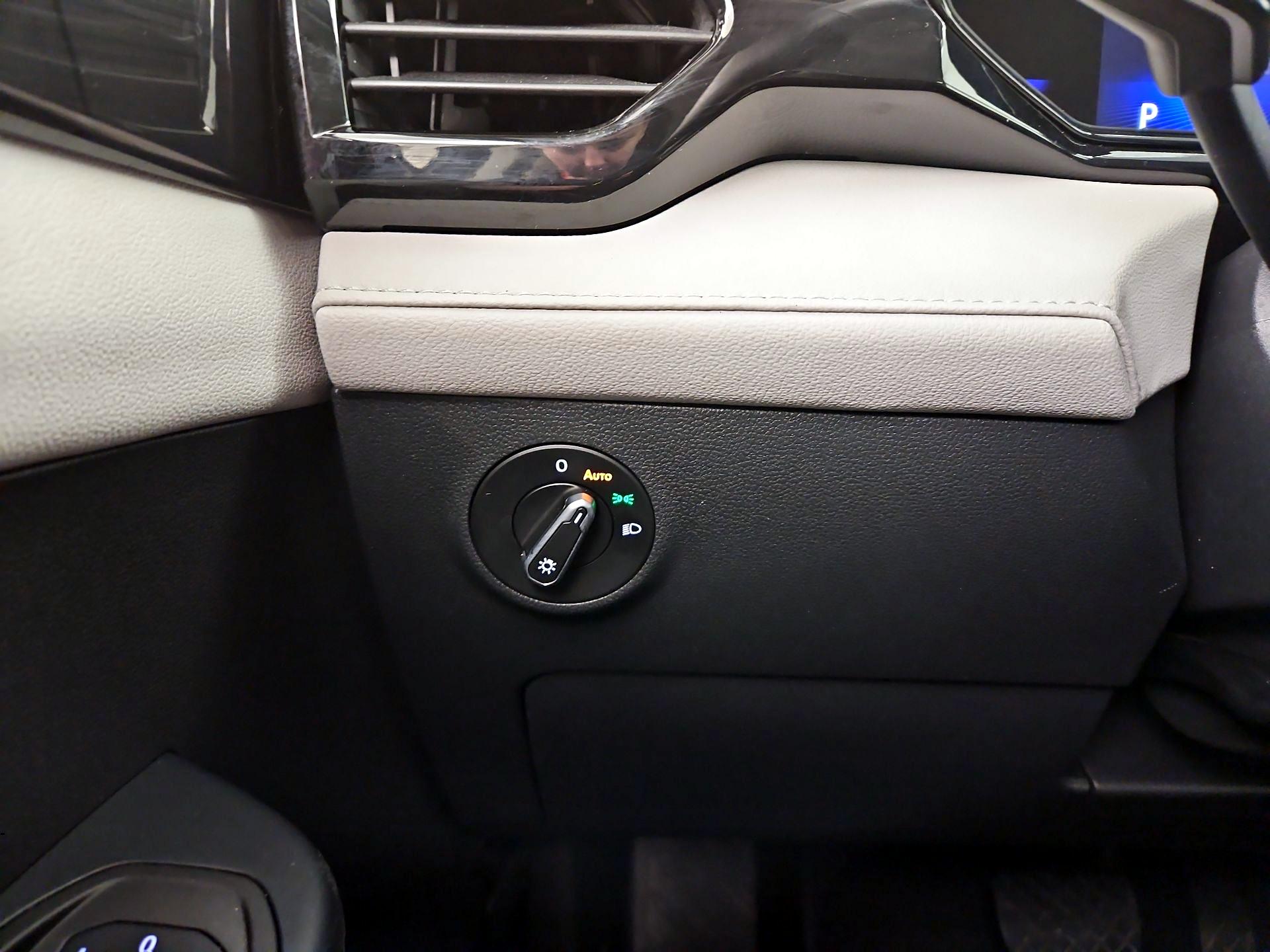 Thumbnail: 2025 Volkswagen Taos - 13