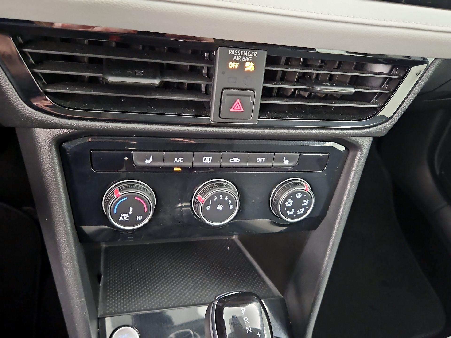 Thumbnail: 2025 Volkswagen Taos - 16