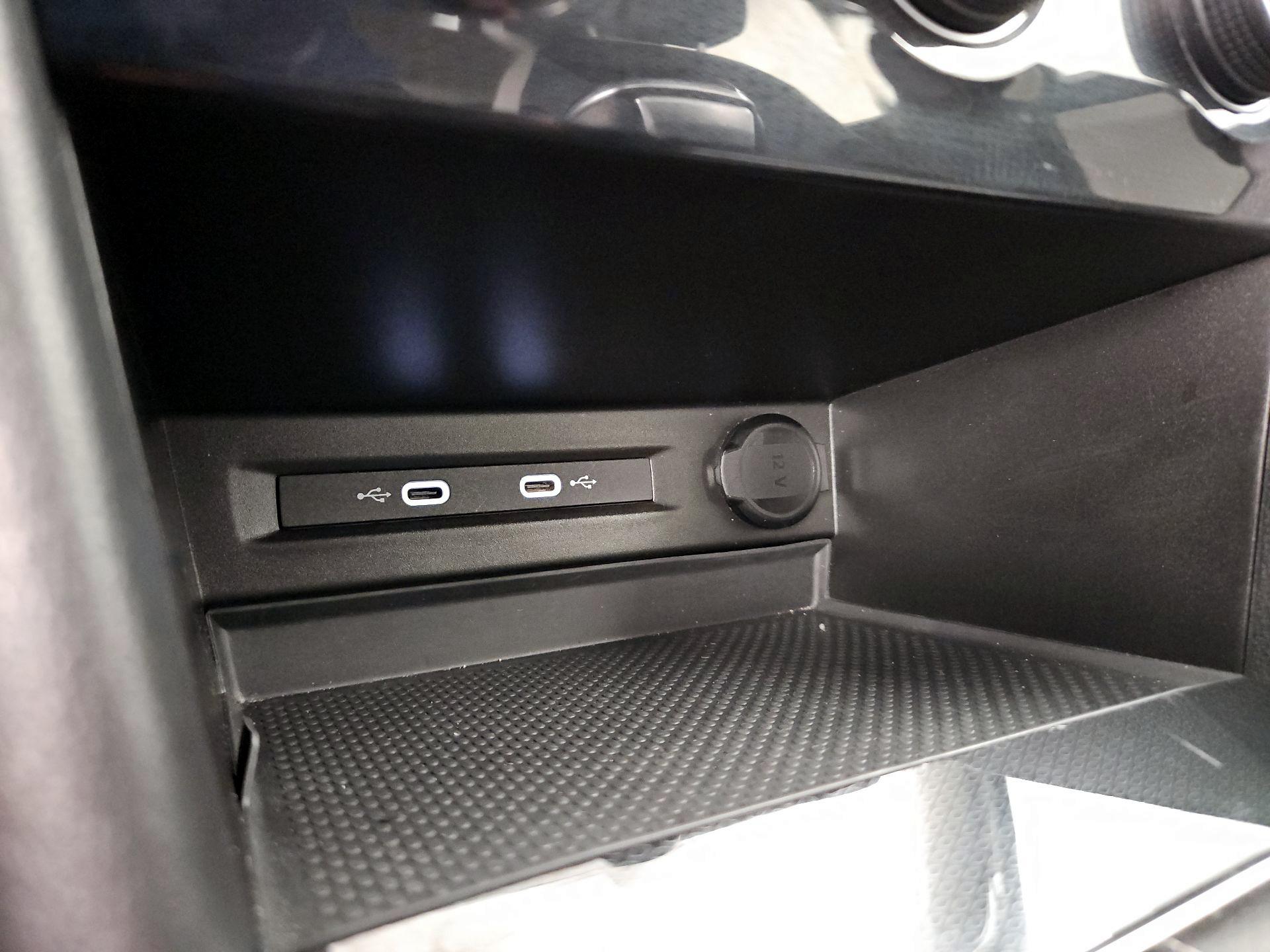 Thumbnail: 2025 Volkswagen Taos - 18