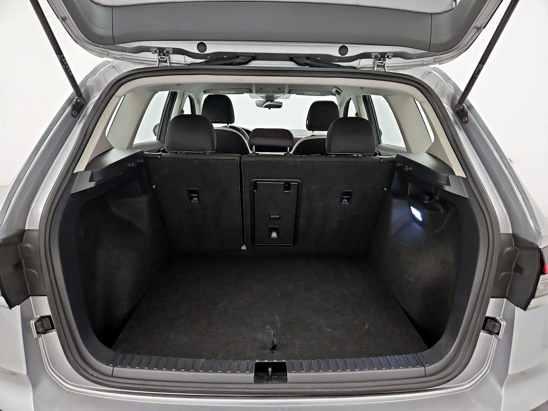 Thumbnail: 2025 Volkswagen Taos - 20