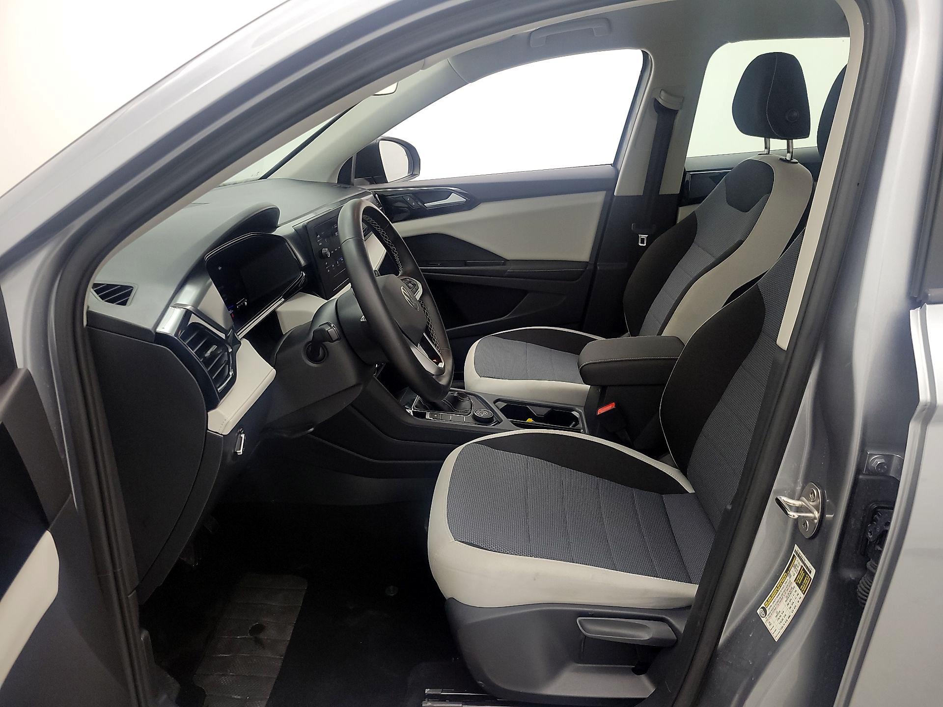 Thumbnail: 2025 Volkswagen Taos - 11