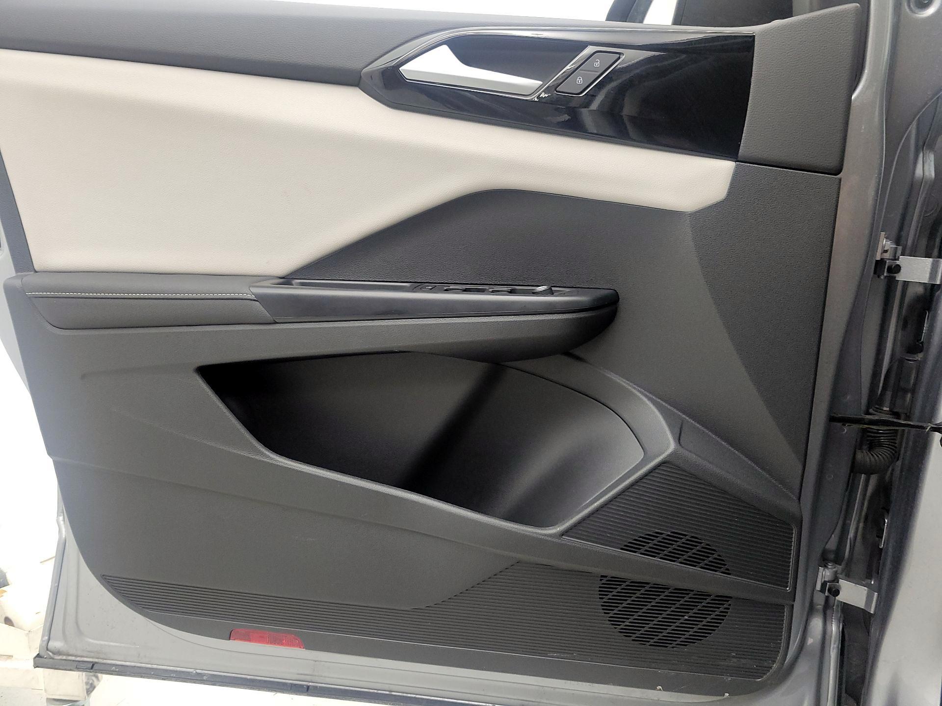 Thumbnail: 2025 Volkswagen Taos - 12