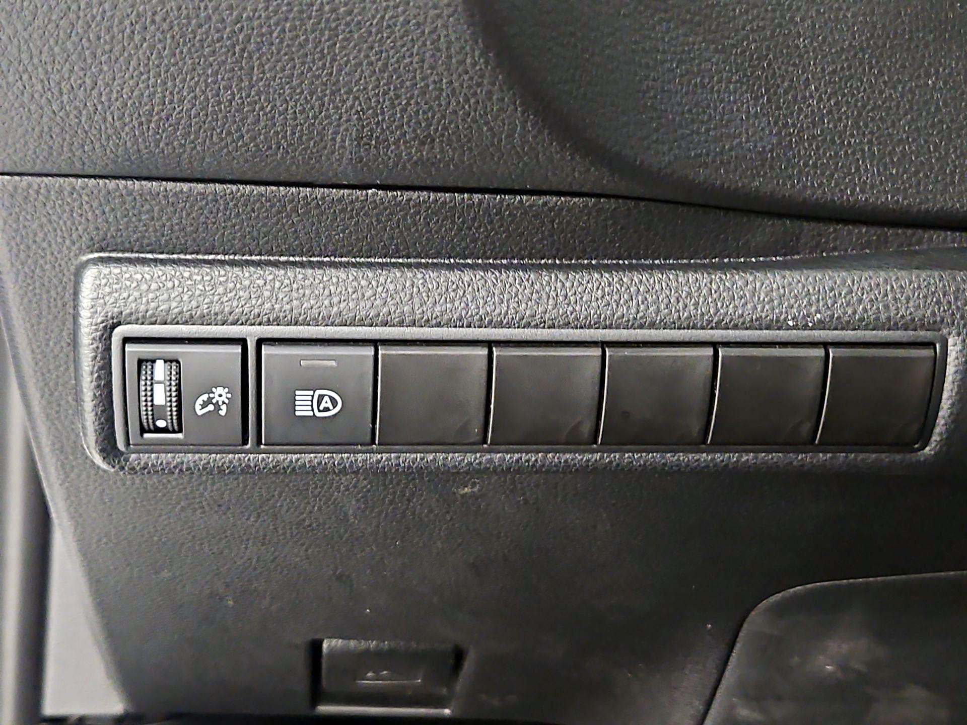 Thumbnail: 2025 Toyota Corolla - 13