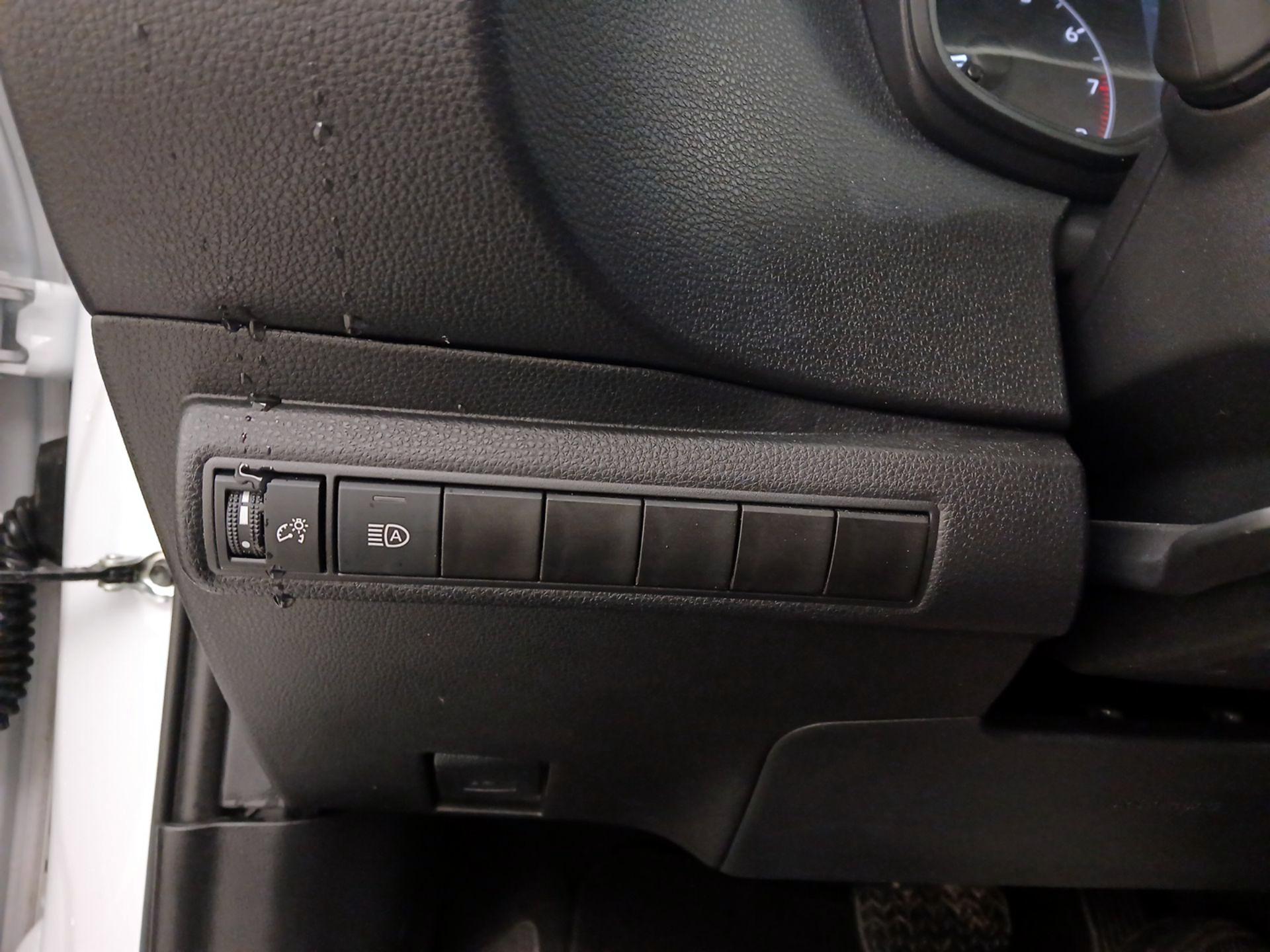 Thumbnail: 2025 Toyota Corolla - 13