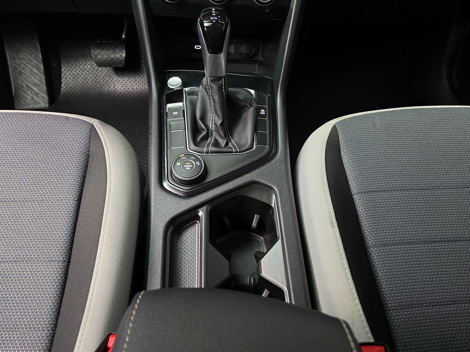 Thumbnail: 2025 Volkswagen Taos - 17