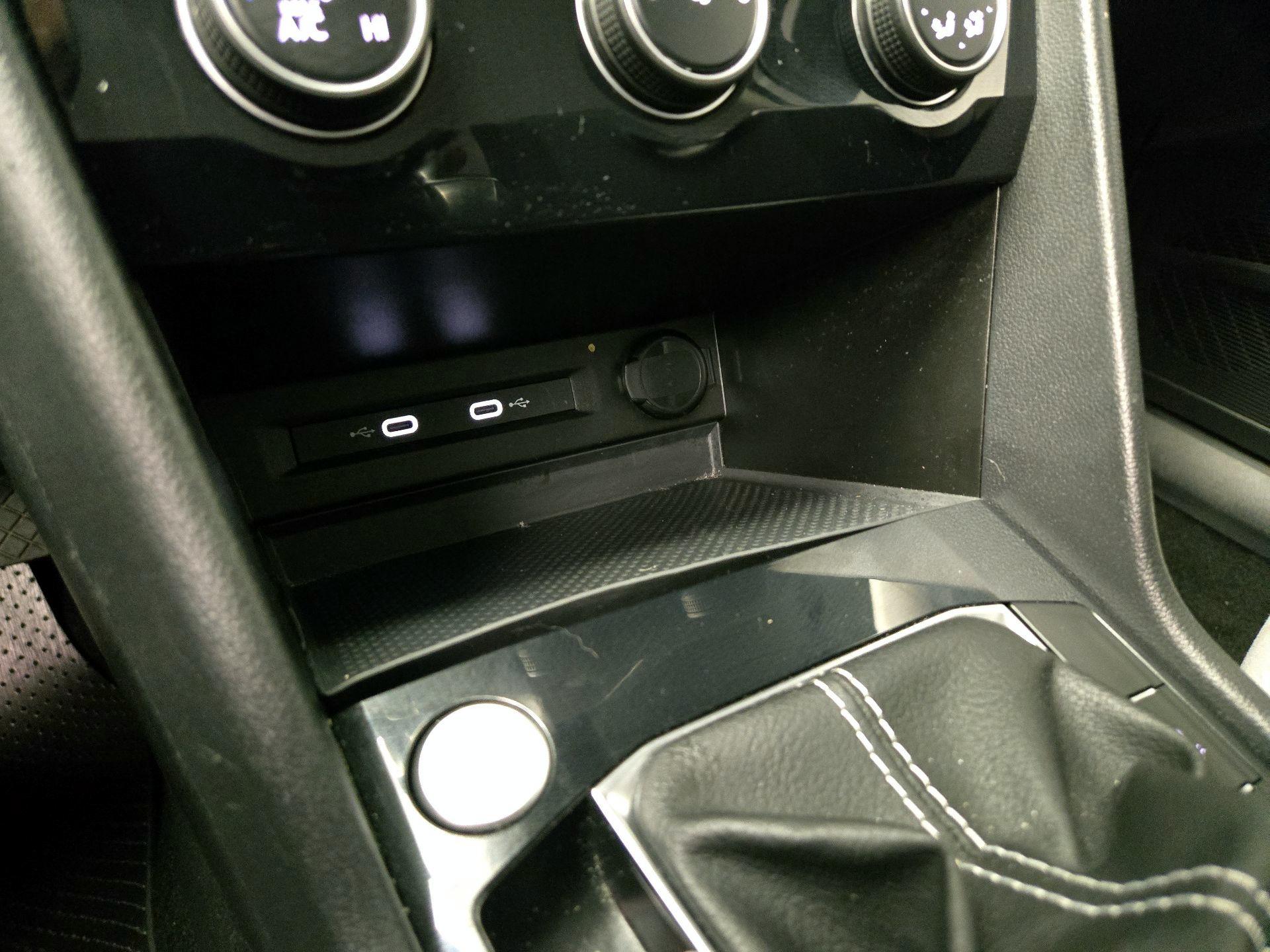 Thumbnail: 2025 Volkswagen Taos - 18