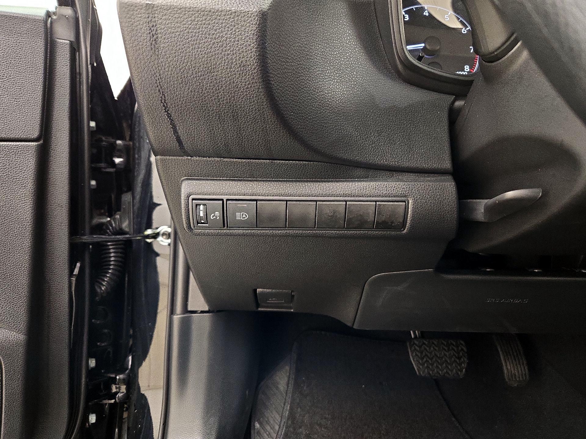 Thumbnail: 2025 Toyota Corolla - 13