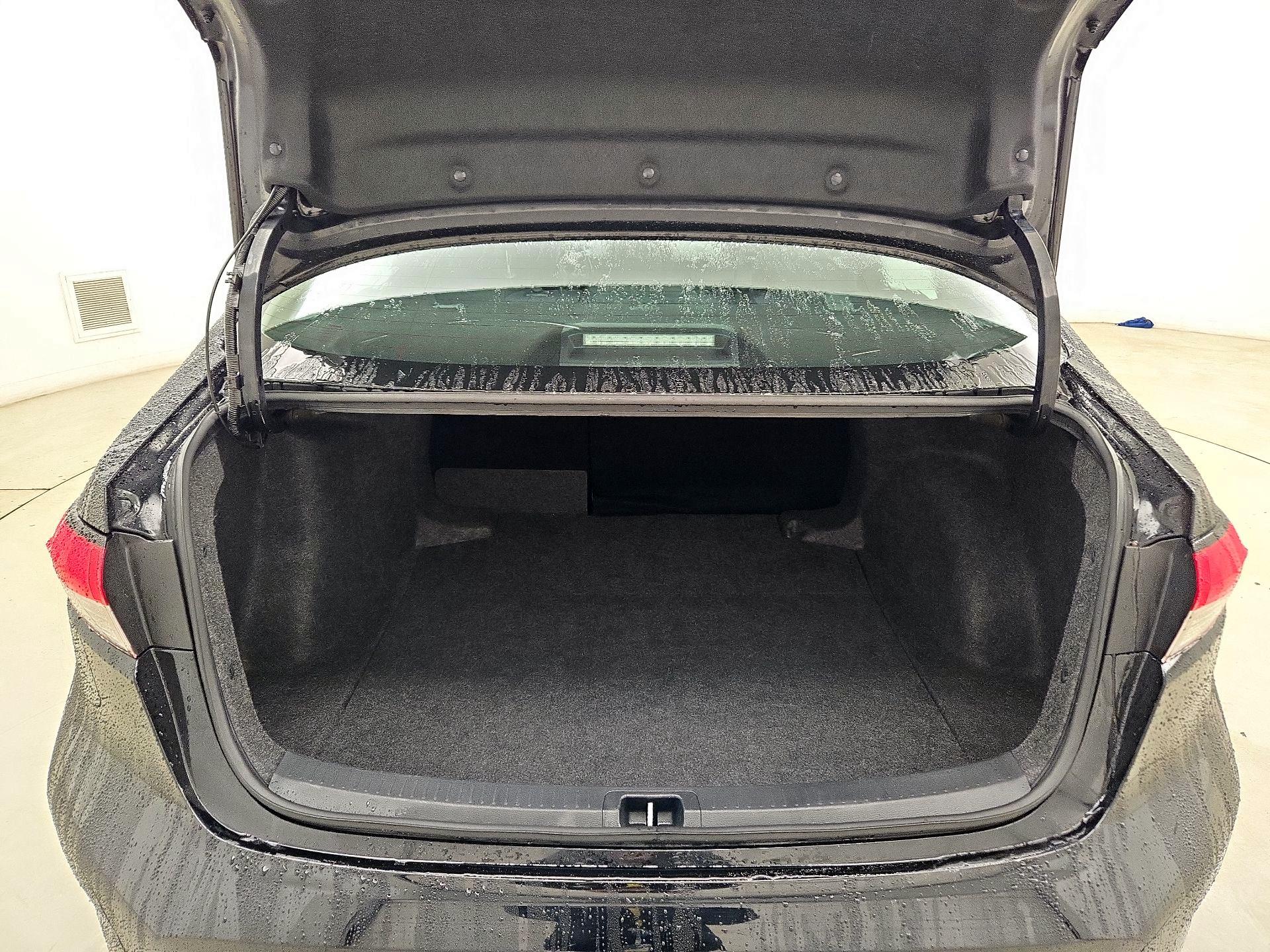 Thumbnail: 2025 Toyota Corolla - 19