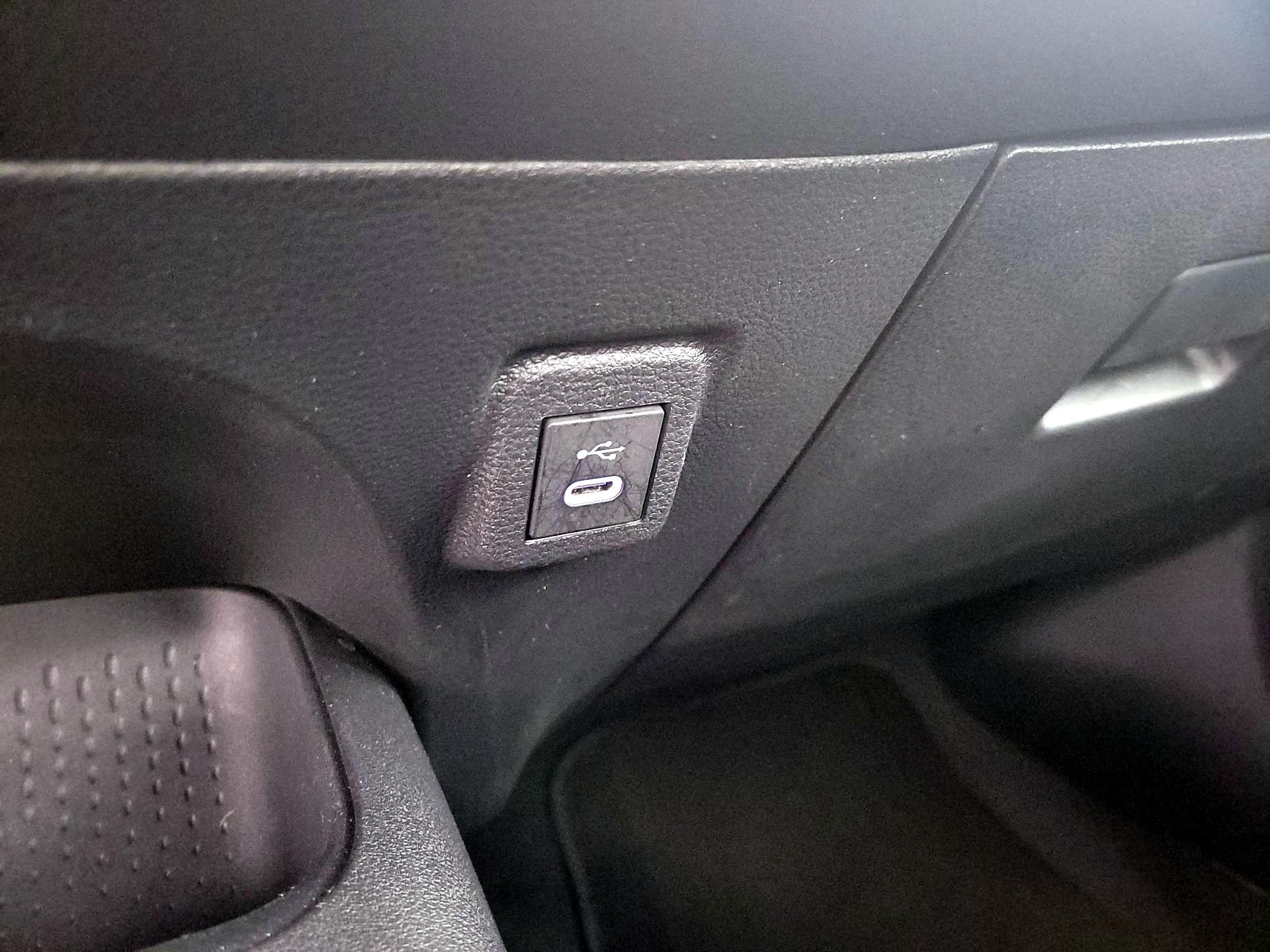 Thumbnail: 2025 Toyota Corolla - 18