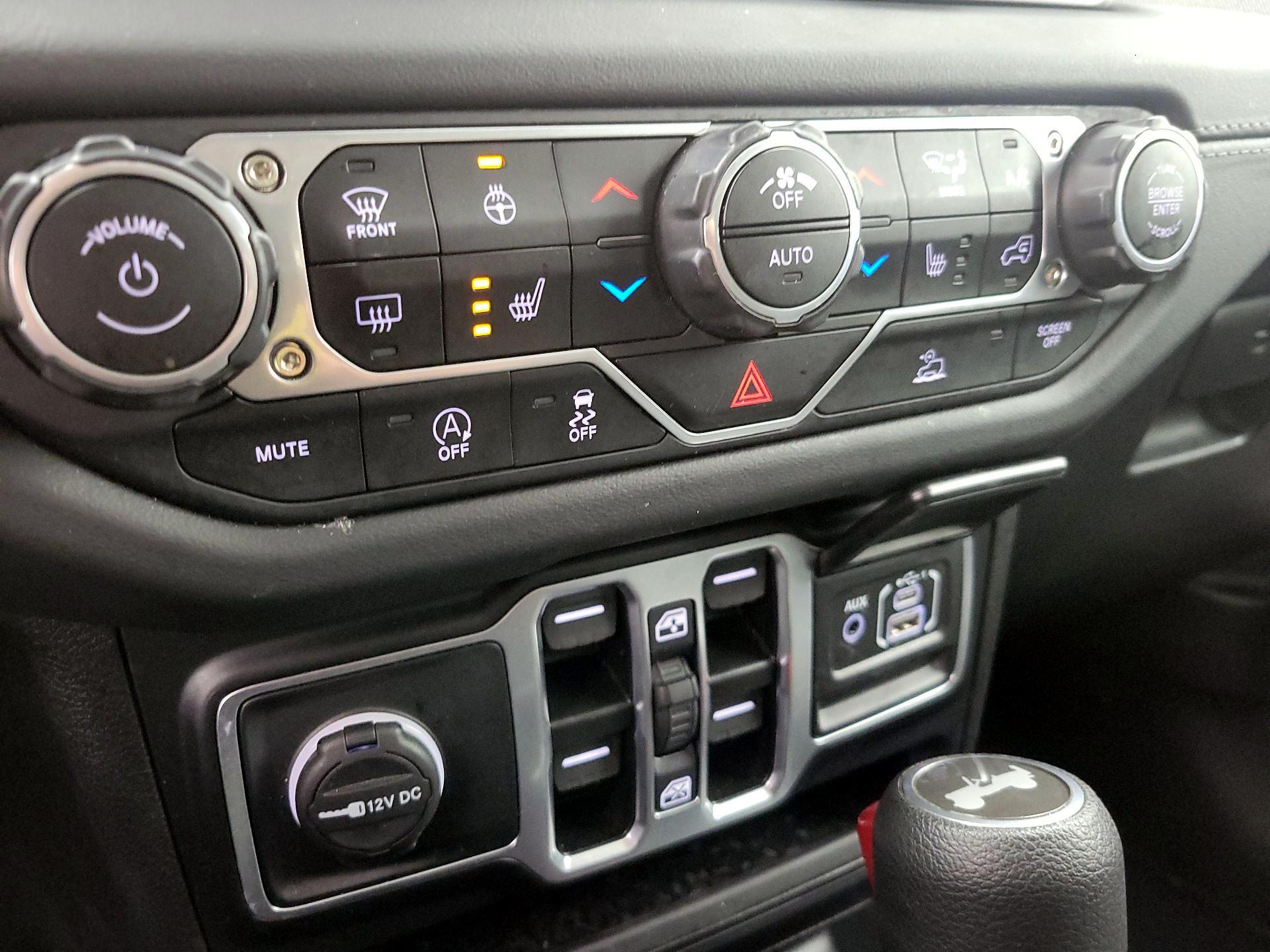 Thumbnail: 2025 Jeep Wrangler - 16