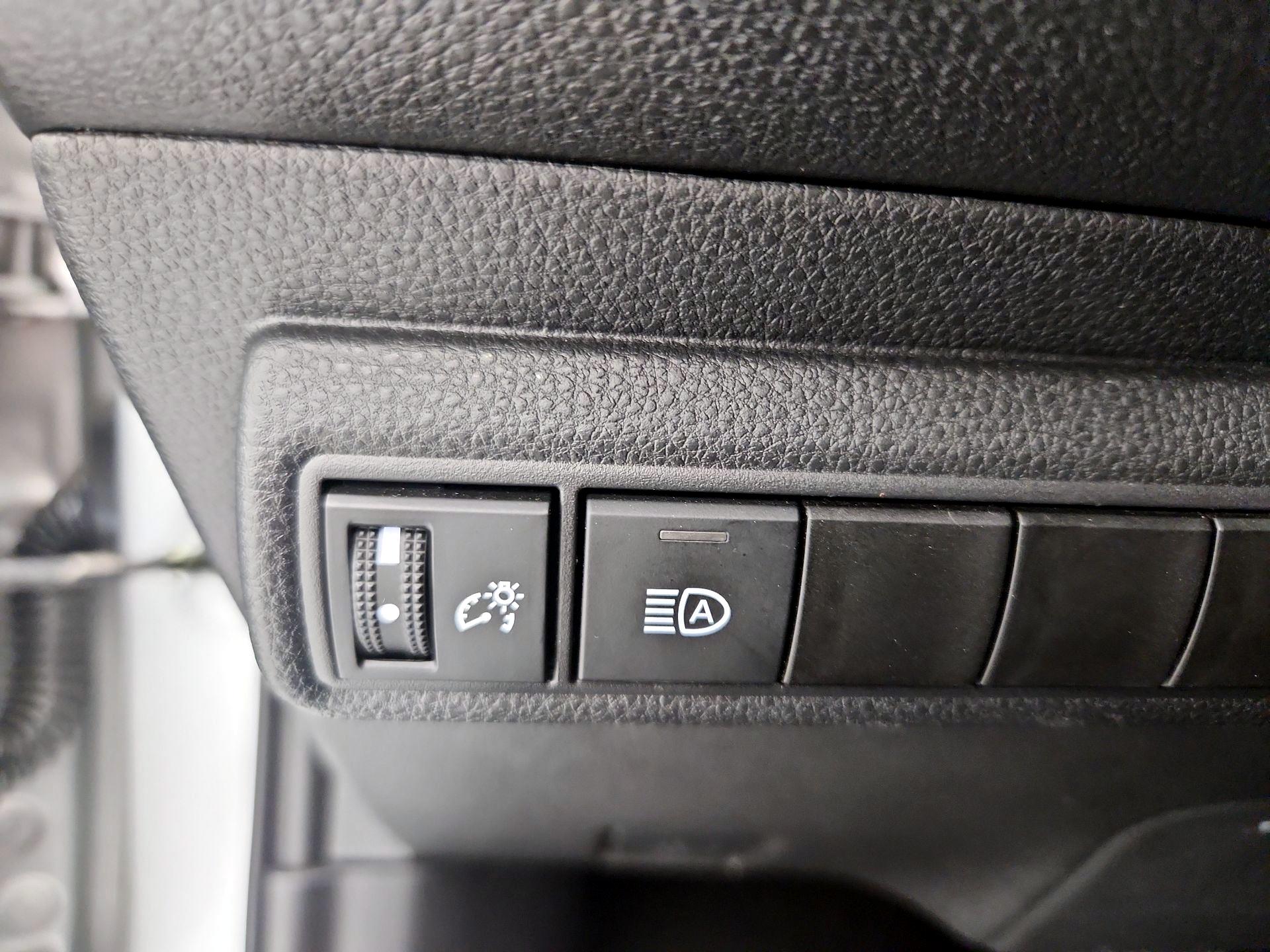 Thumbnail: 2025 Toyota Corolla - 13