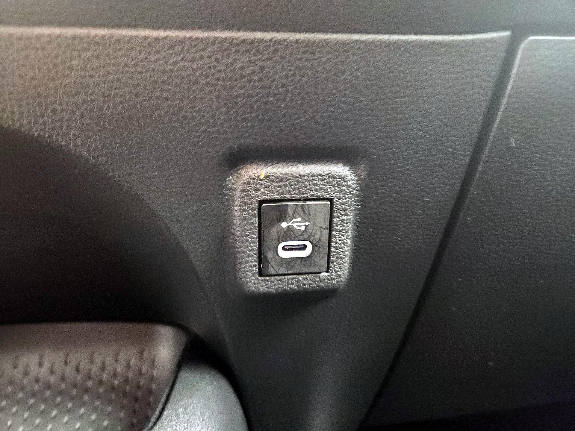 Thumbnail: 2025 Toyota Corolla - 18