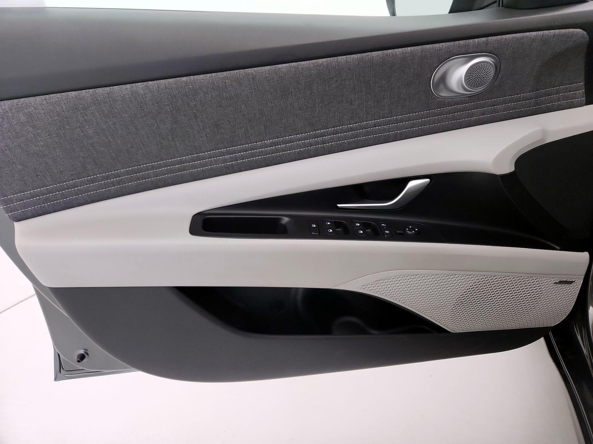Thumbnail: 2025 Hyundai Elantra - 12