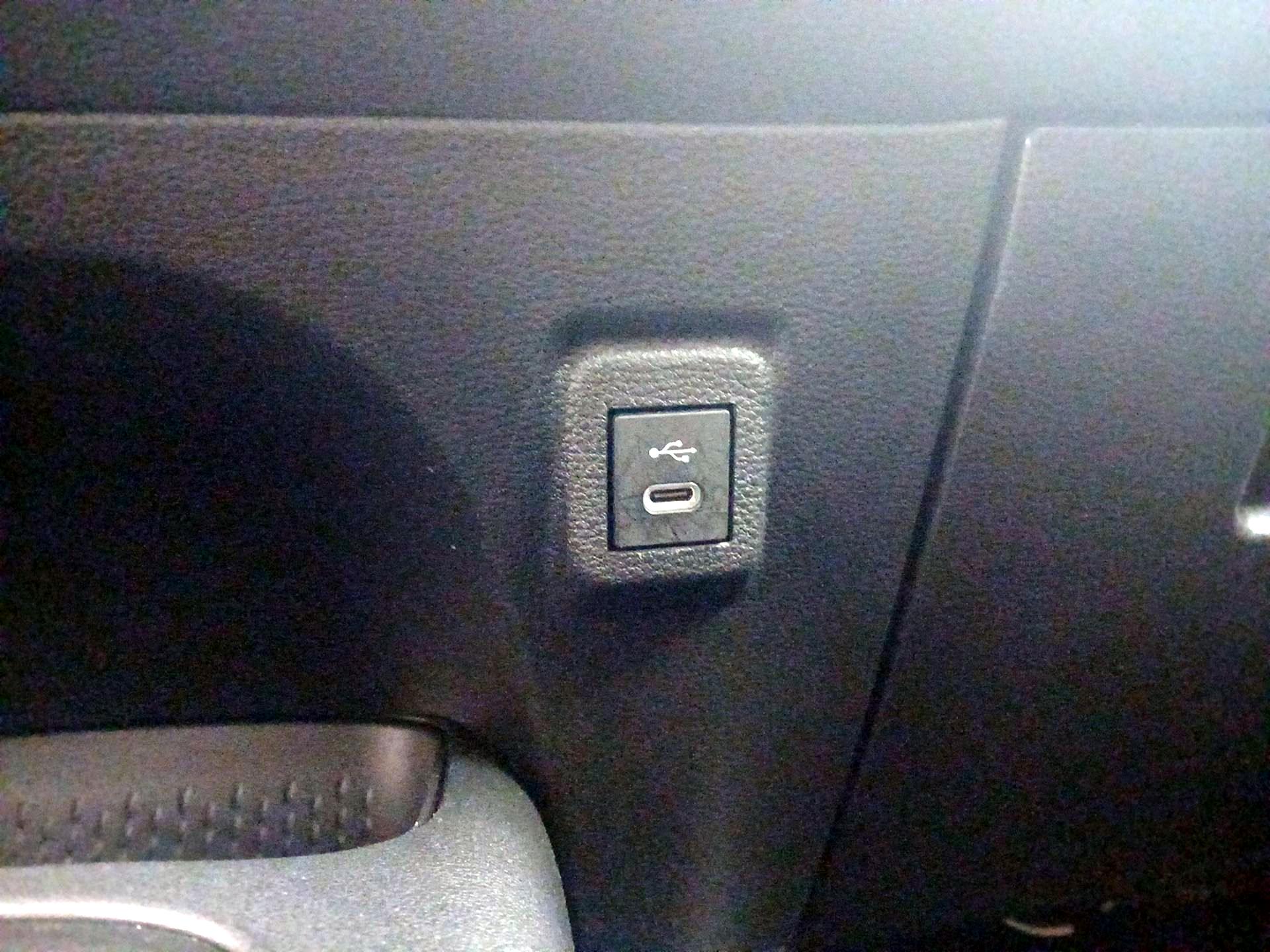 Thumbnail: 2025 Toyota Corolla - 18