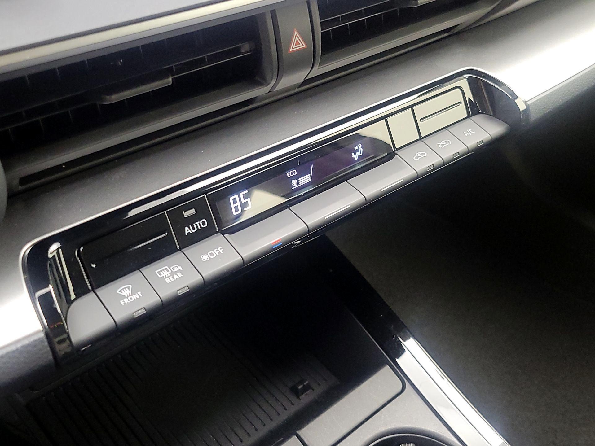 Thumbnail: 2025 Toyota Prius - 16