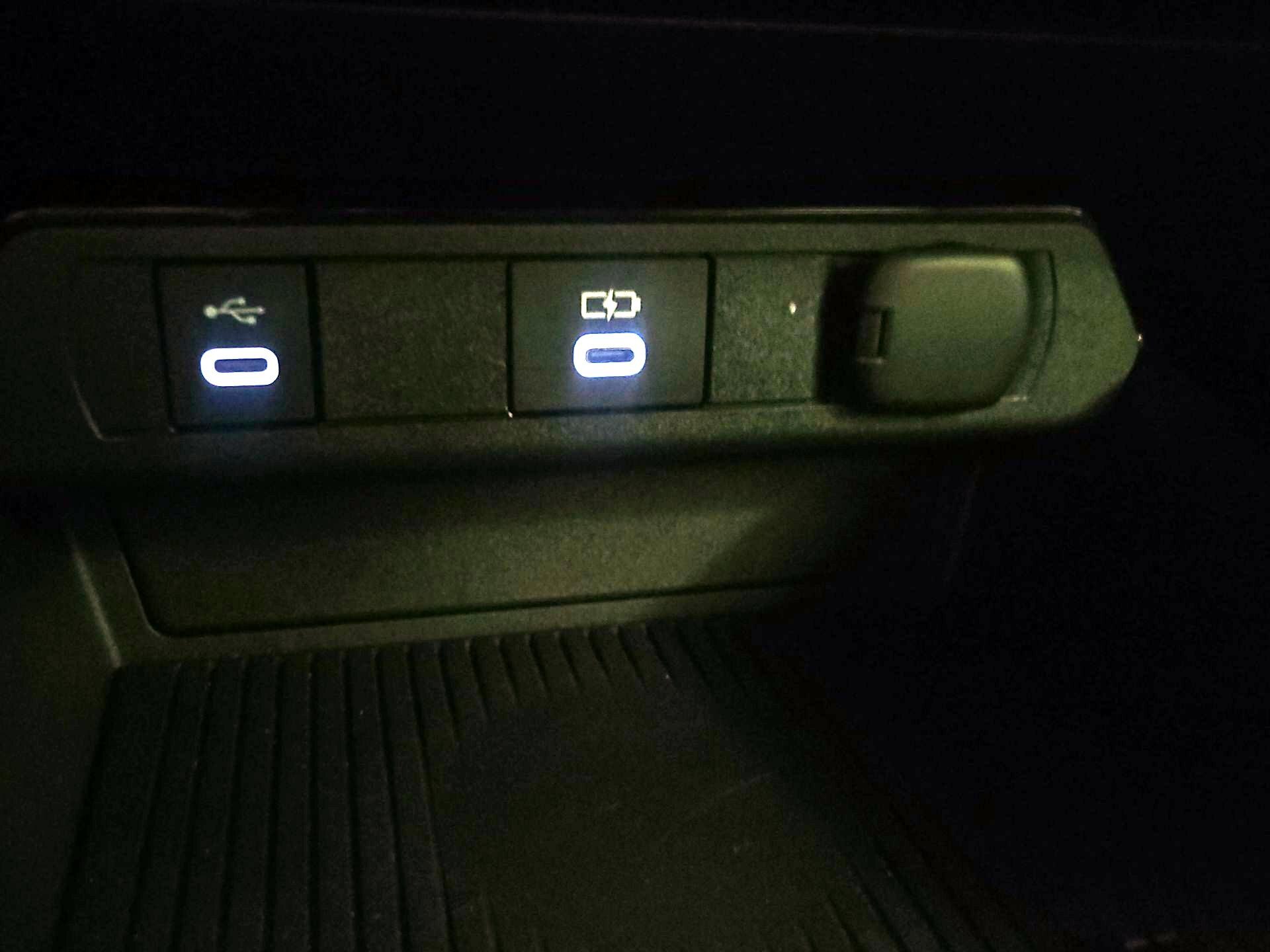 Thumbnail: 2025 Toyota Prius - 18