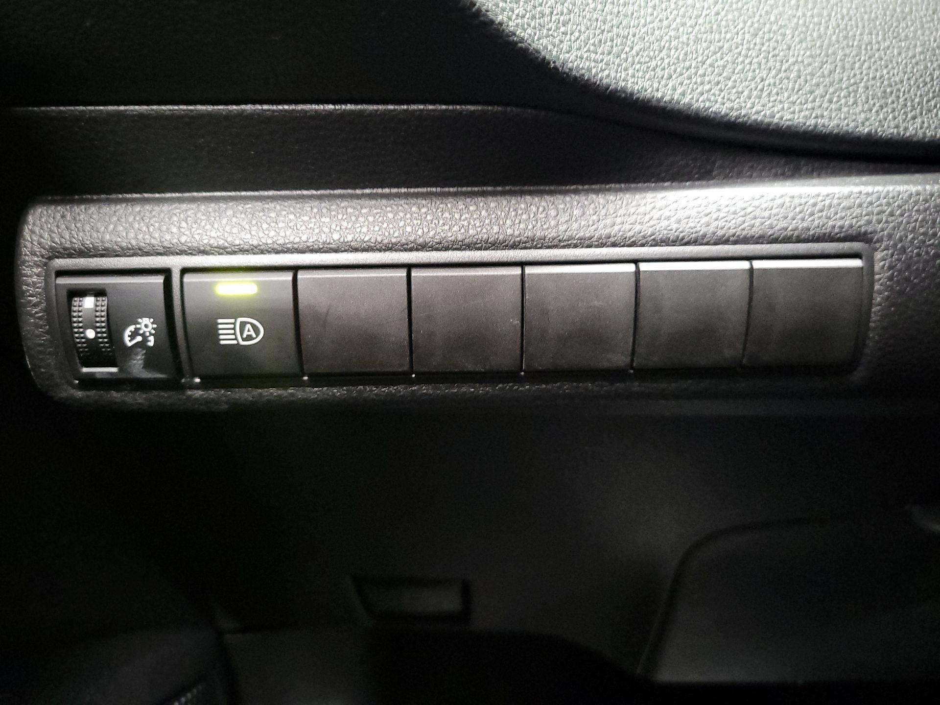 Thumbnail: 2025 Toyota Corolla - 13