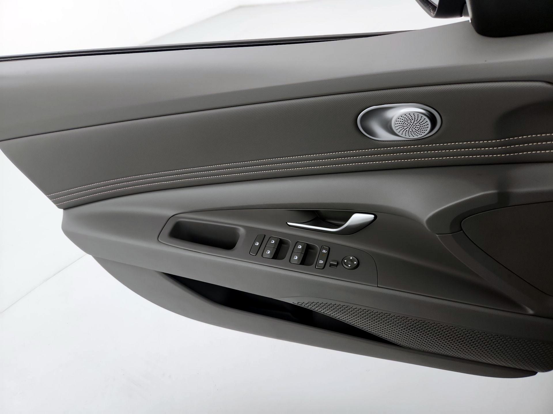 Thumbnail: 2025 Hyundai Elantra - 12