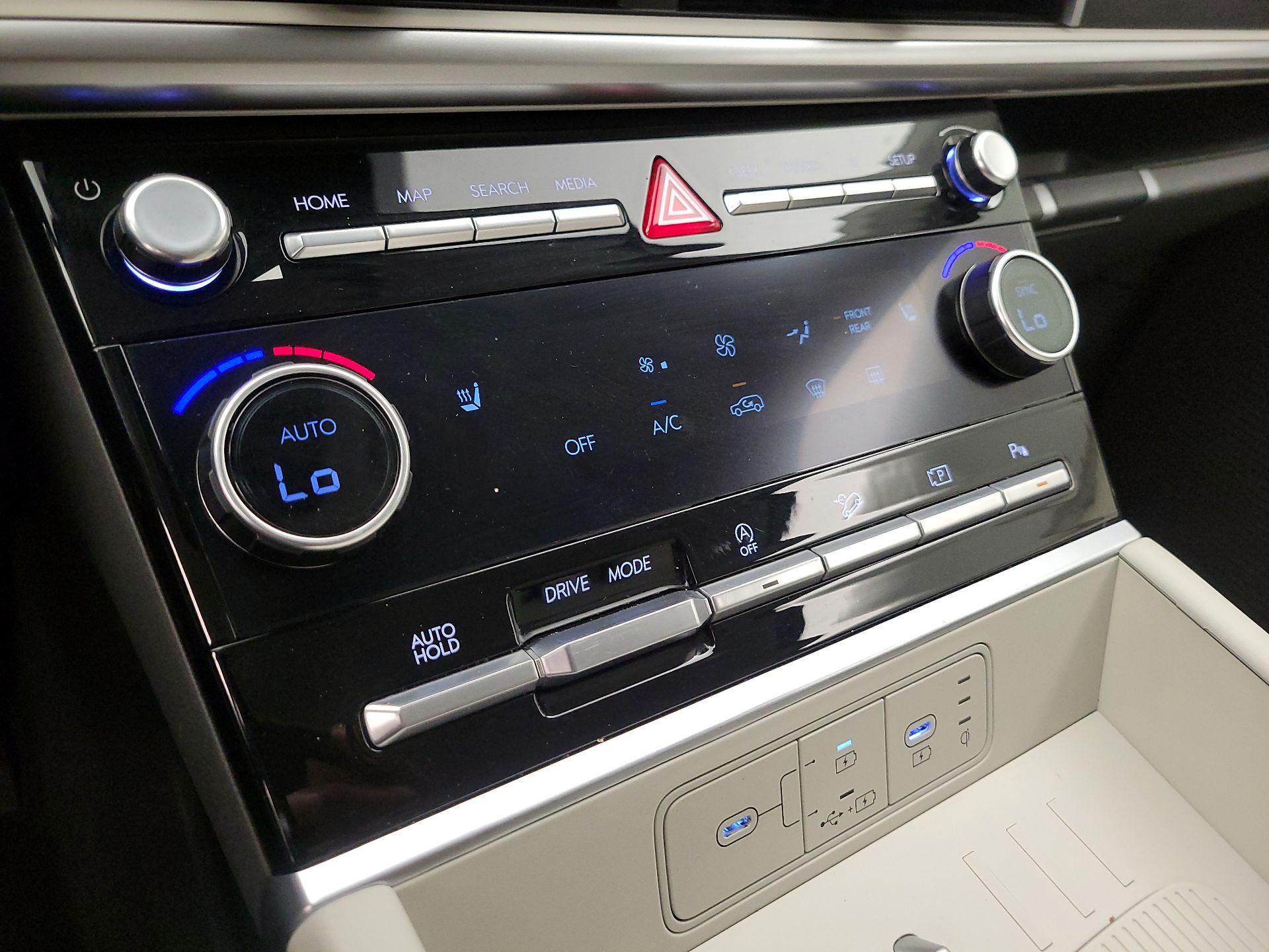 Thumbnail: 2025 Hyundai Santa Fe - 16