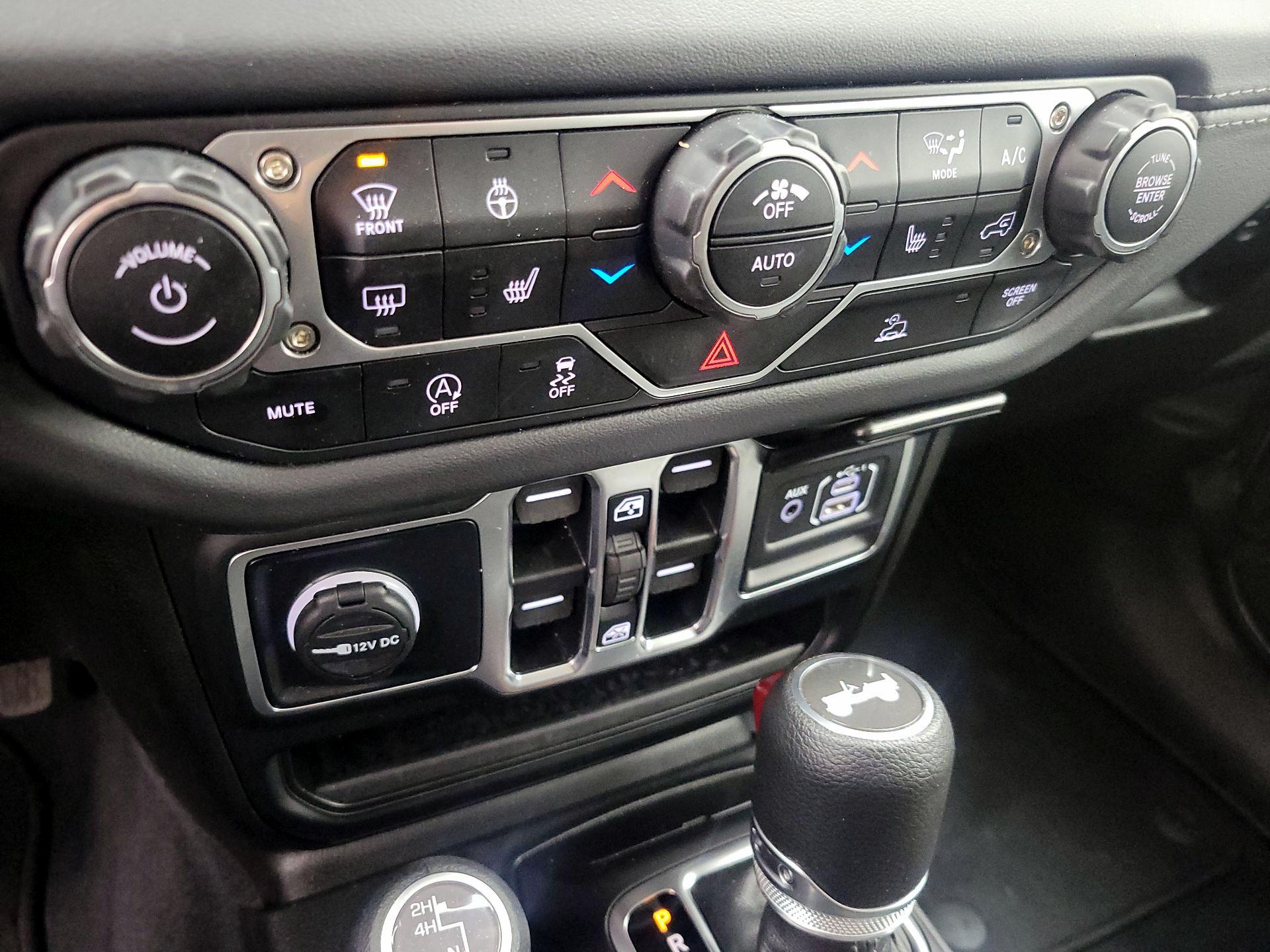 Thumbnail: 2025 Jeep Wrangler - 16