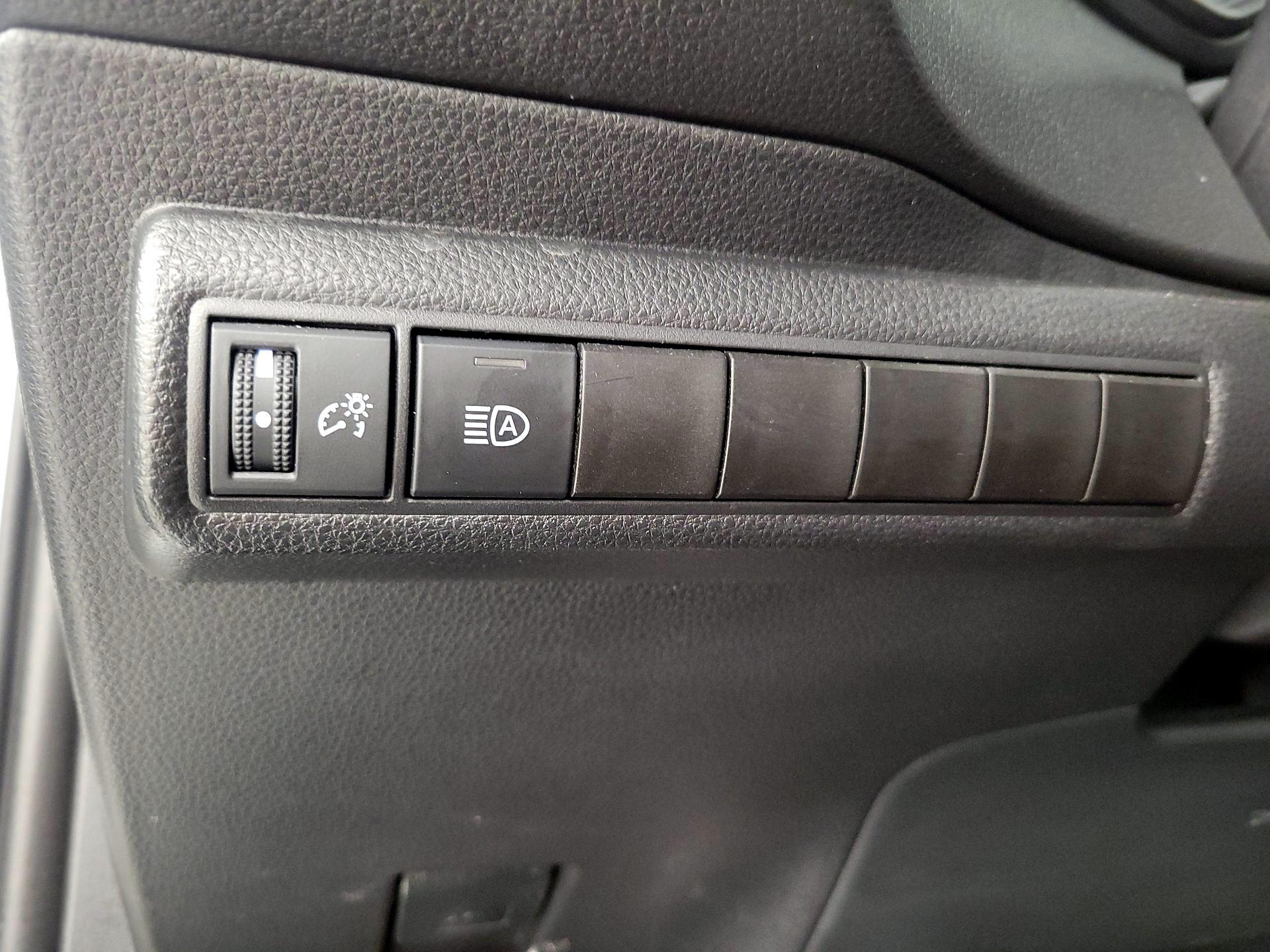 Thumbnail: 2025 Toyota Corolla - 13