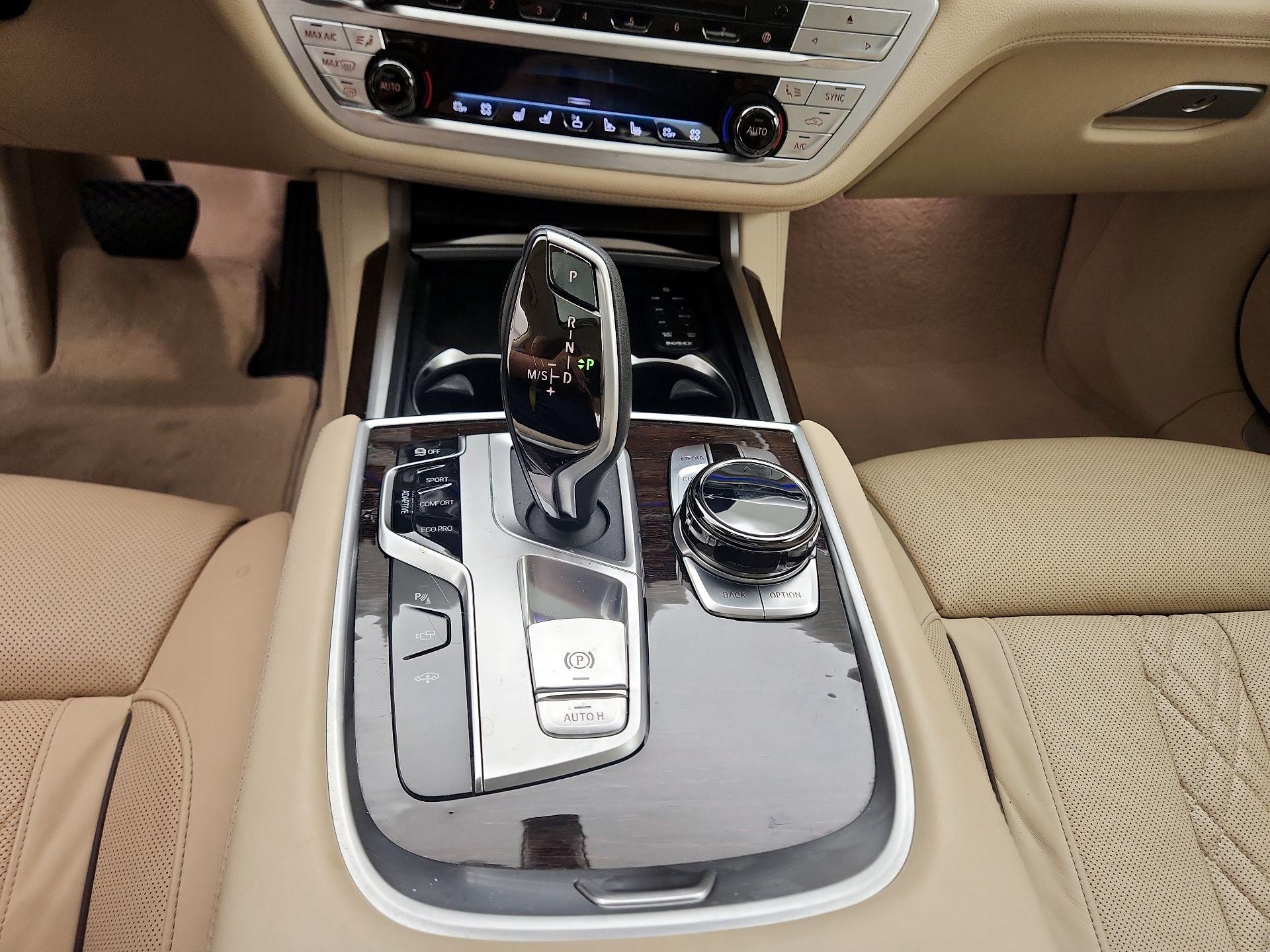 Thumbnail: 2020 BMW 7 Series - 18