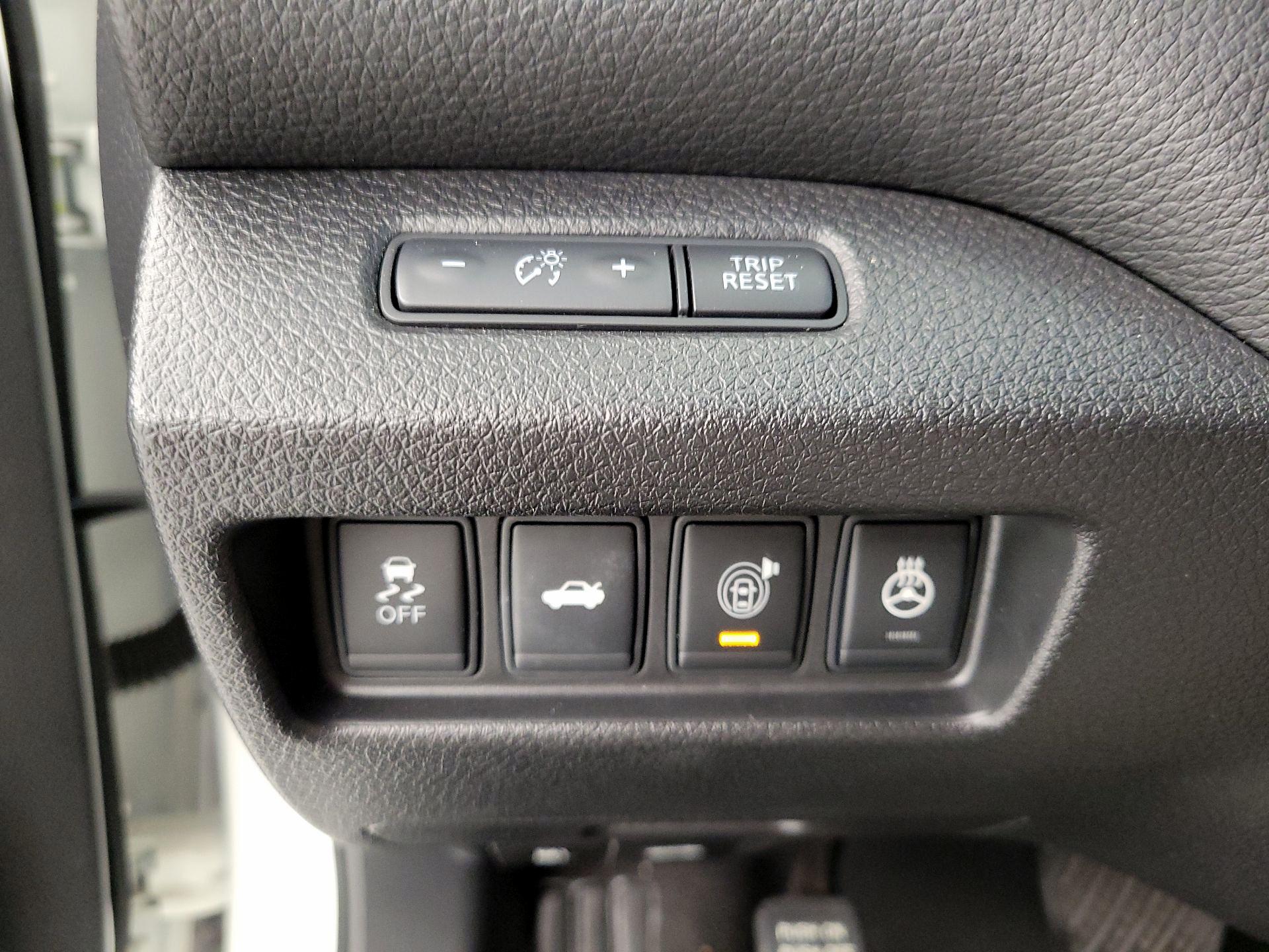 Thumbnail: 2014 Nissan Altima - 13