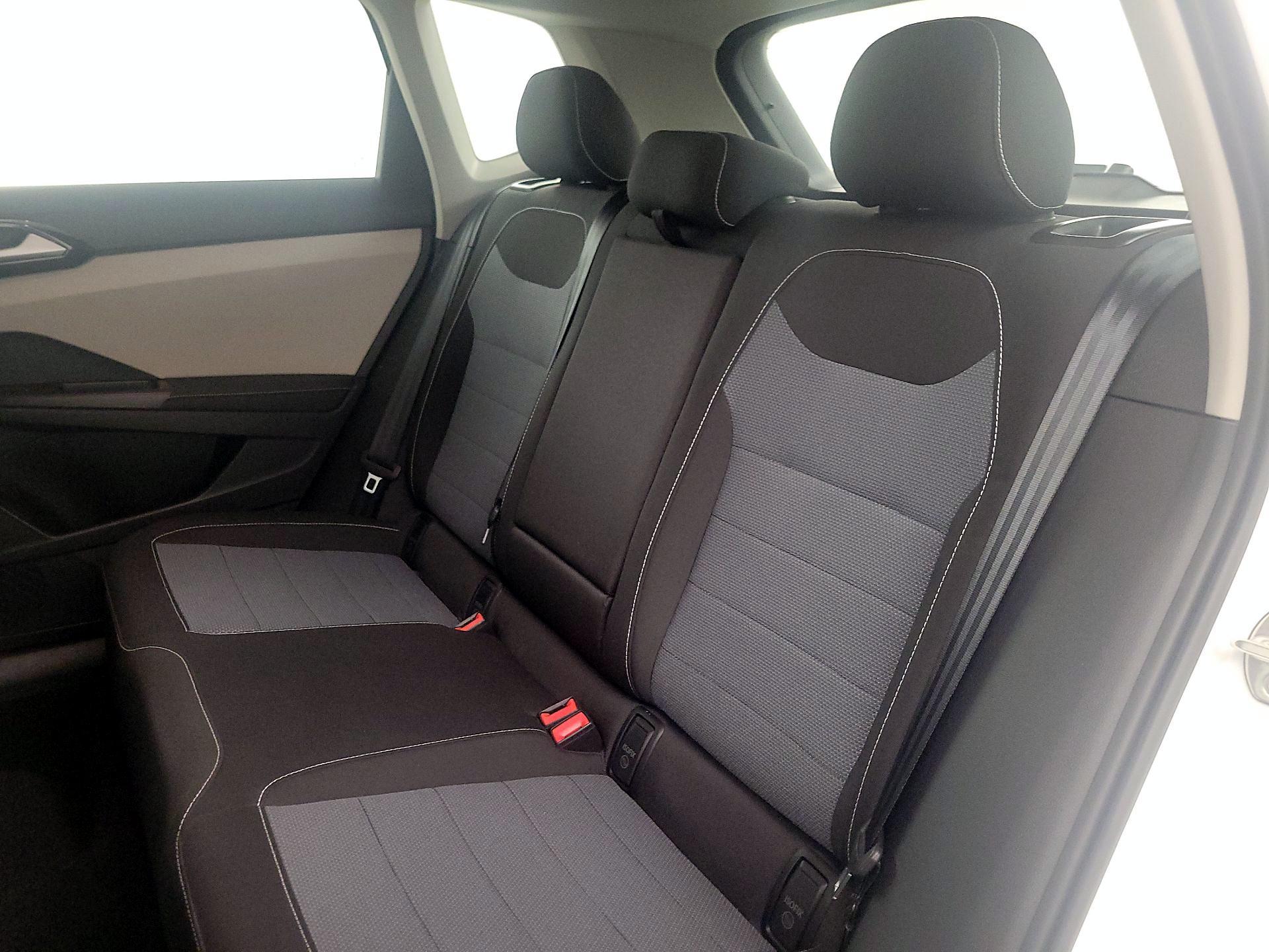 Thumbnail: 2025 Volkswagen Taos - 19