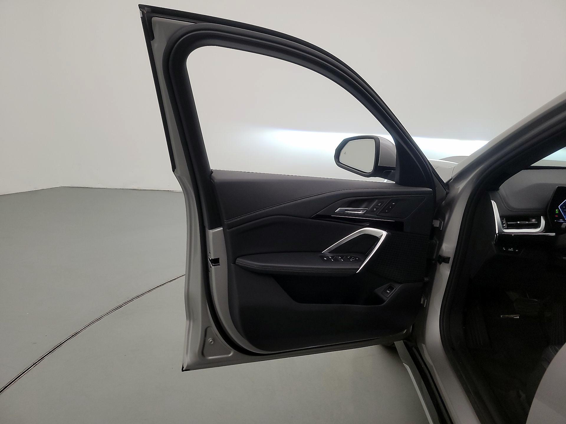 Thumbnail: 2025 BMW X1 - 12