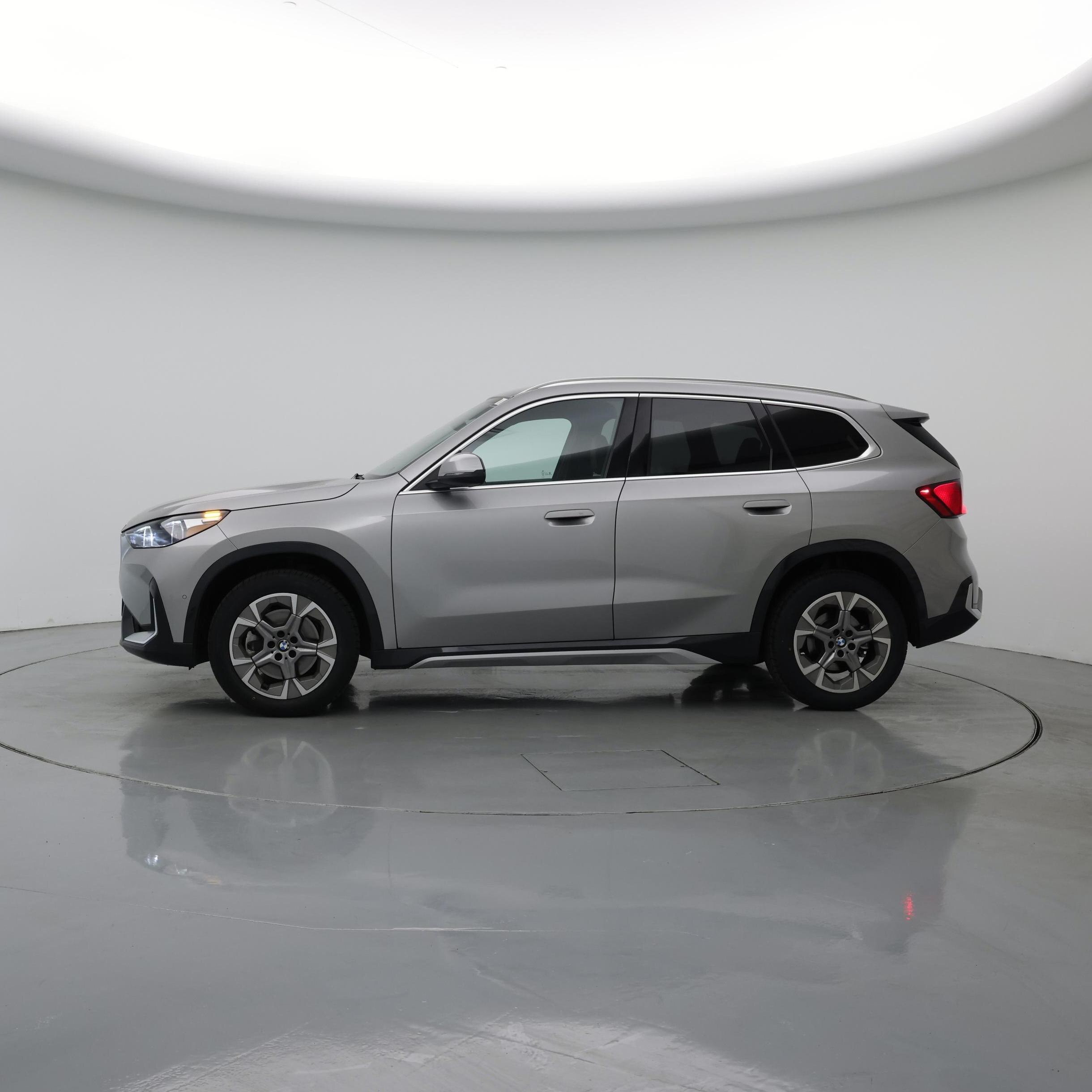 Thumbnail: 2025 BMW X1 - 3