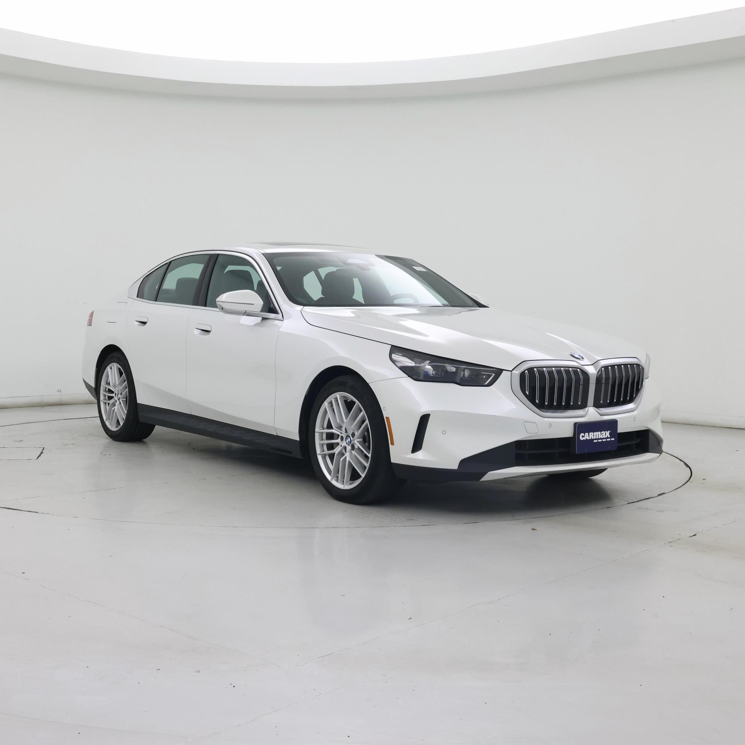 White 2025 BMW 5 Series Sedan Rear-Wheel Drive Automatic
