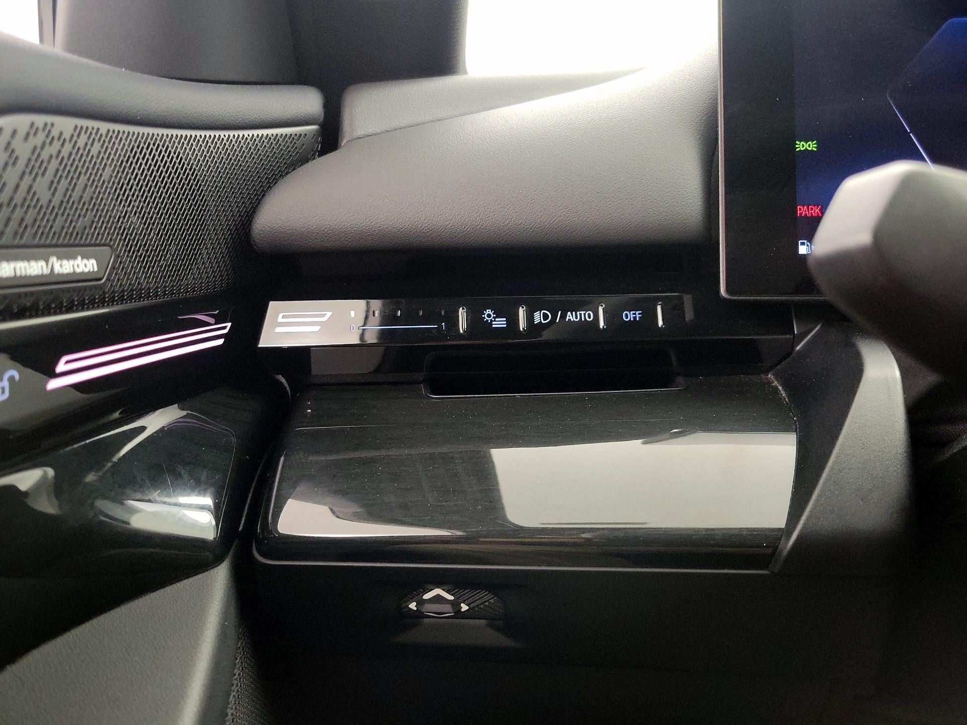 Thumbnail: 2025 BMW 5 Series - 13