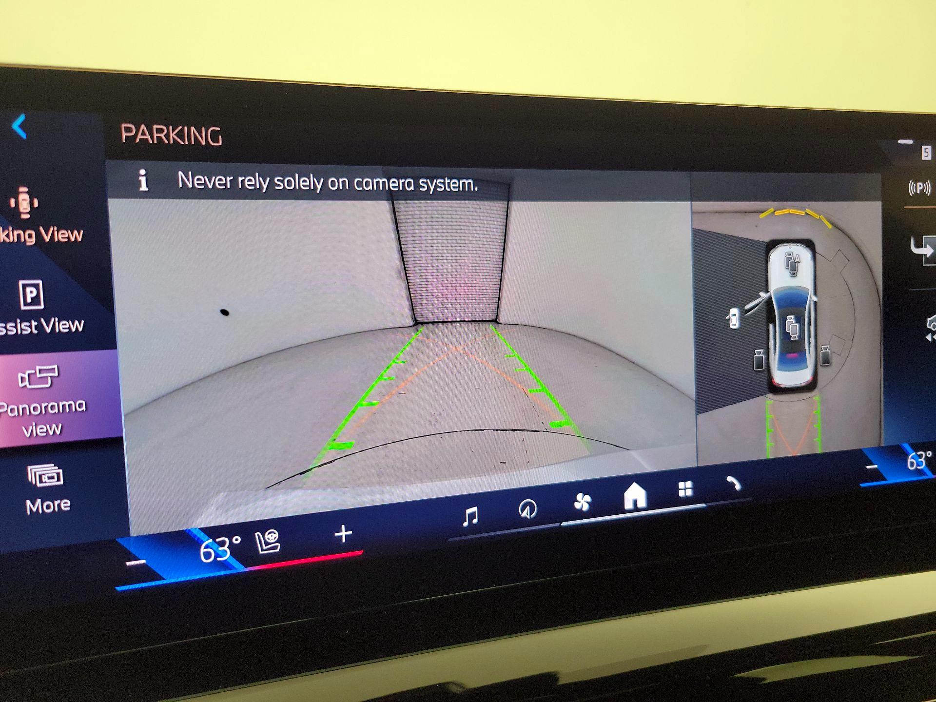 Thumbnail: 2025 BMW 5 Series - 15