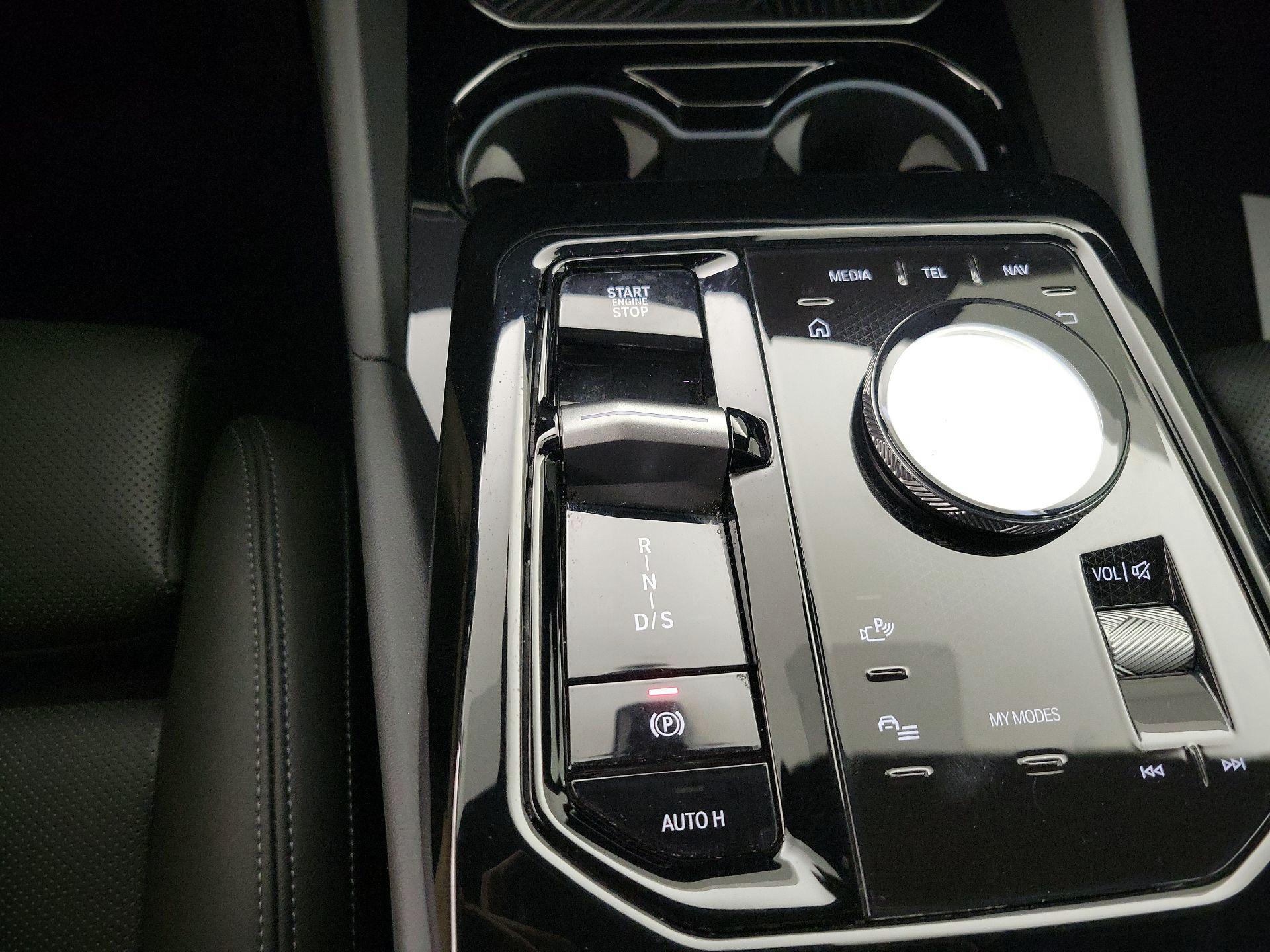 Thumbnail: 2025 BMW 5 Series - 18