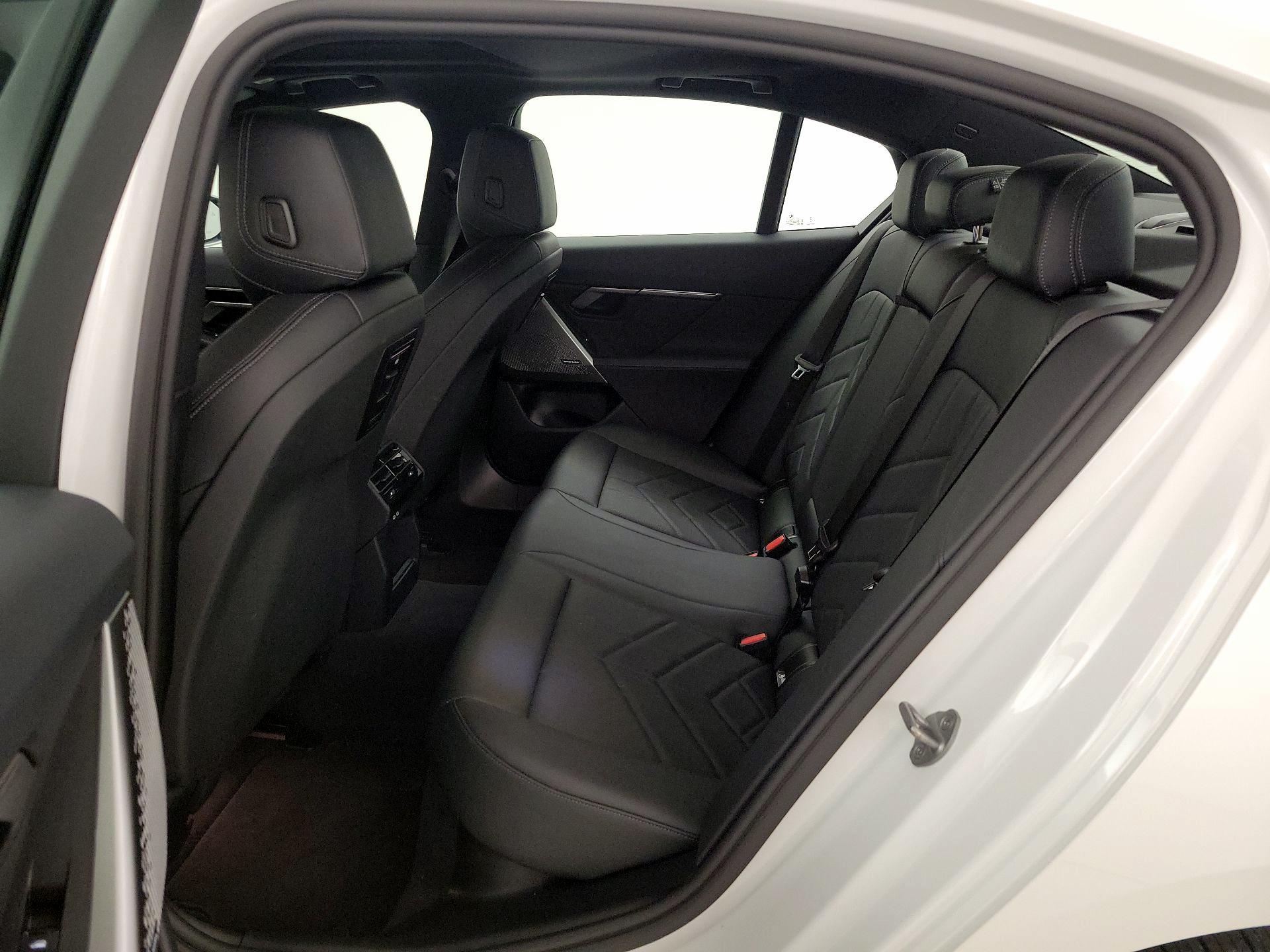 Thumbnail: 2025 BMW 5 Series - 20