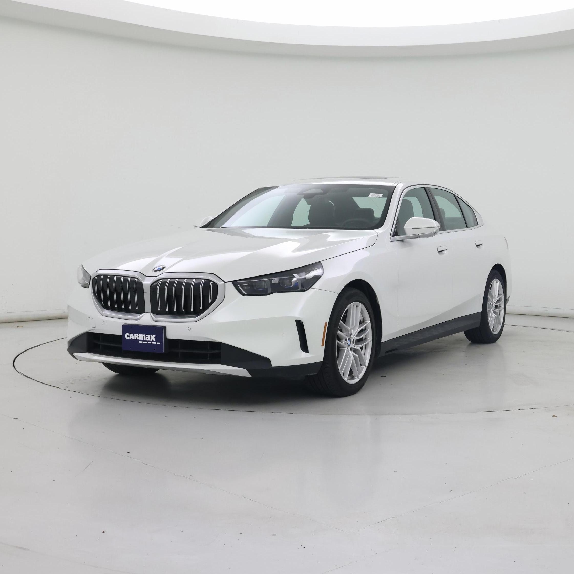 Thumbnail: 2025 BMW 5 Series - 4