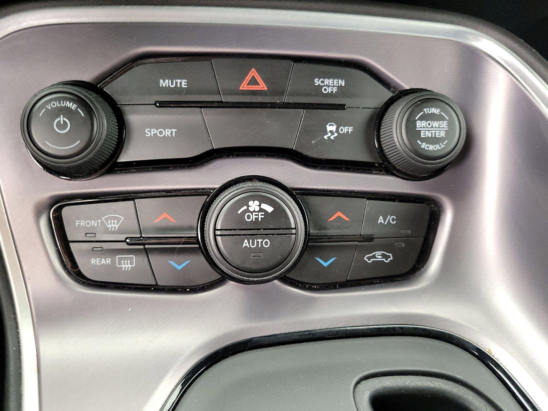 Thumbnail: 2019 Dodge Challenger - 16