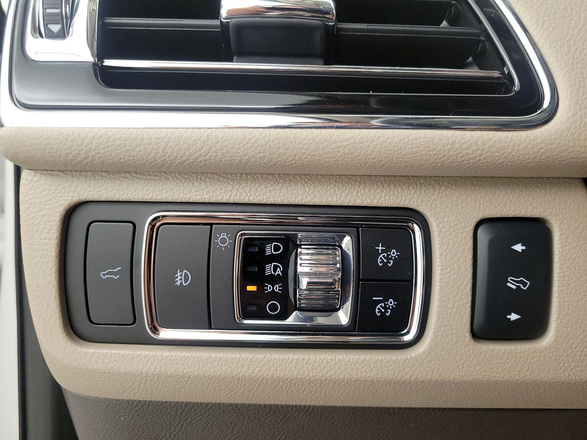 Thumbnail: 2024 Lincoln Navigator - 13