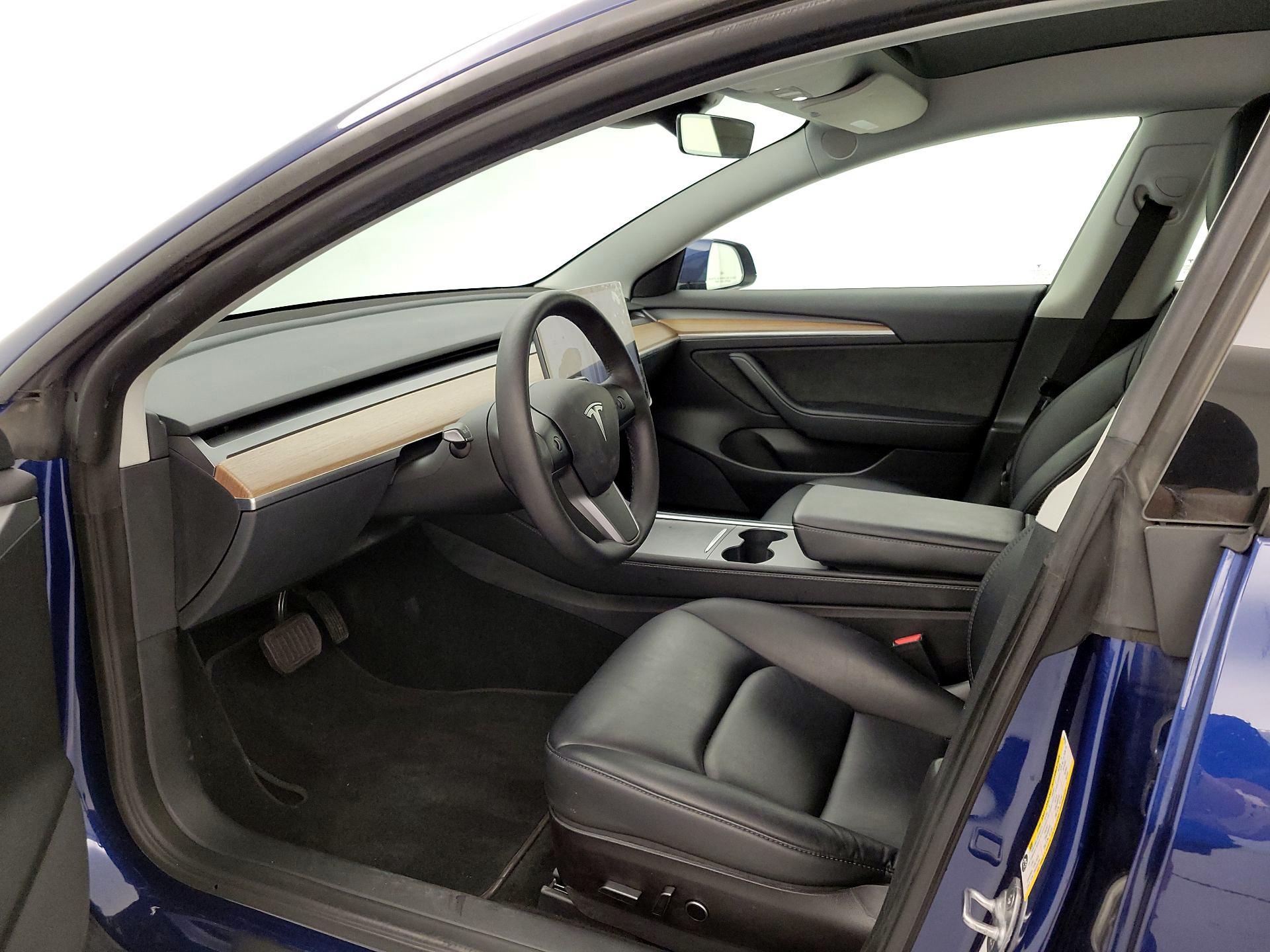 Thumbnail: 2022 Tesla Model 3 - 11
