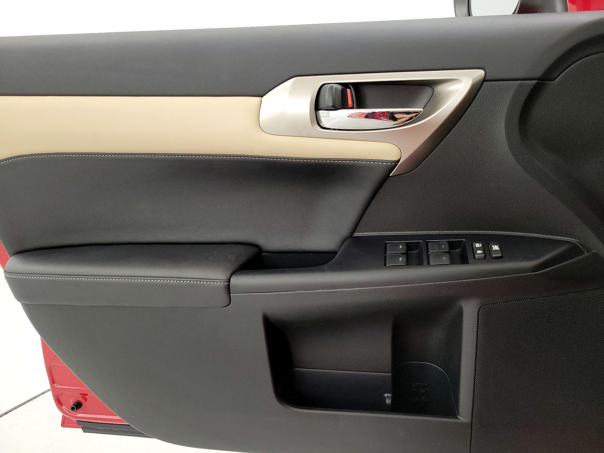 Thumbnail: 2015 Lexus CT - 12