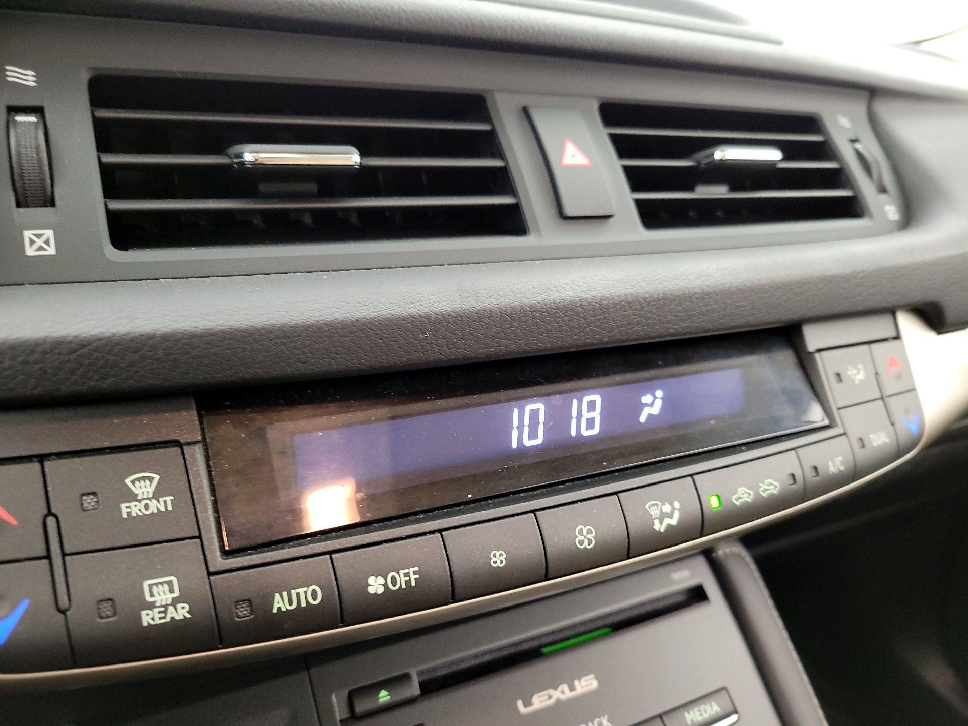 Thumbnail: 2015 Lexus CT - 17