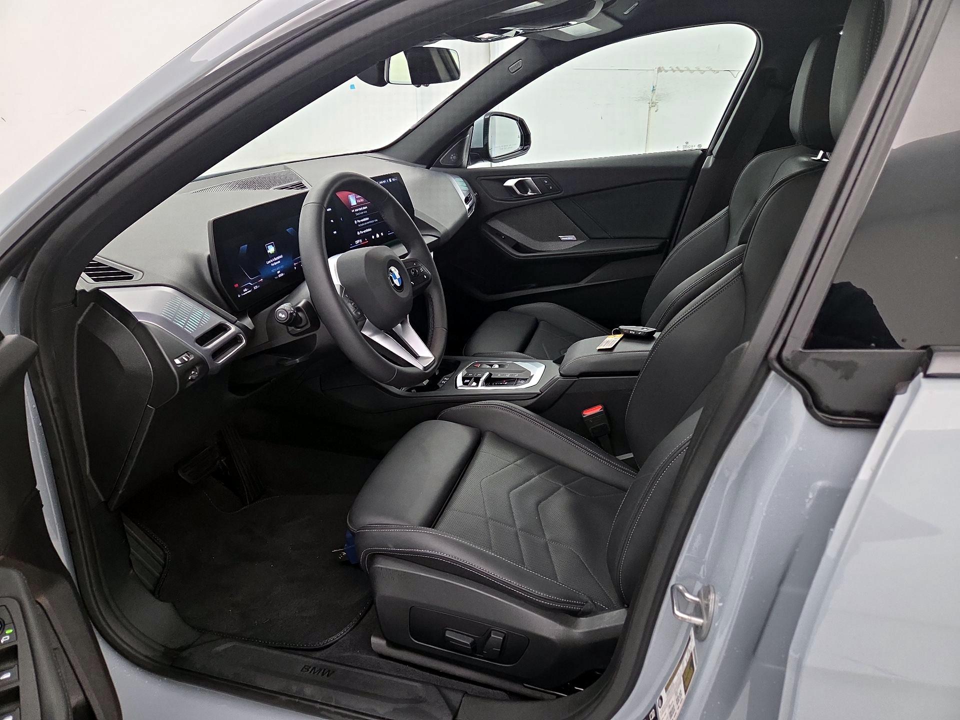 Thumbnail: 2025 BMW 2 Series - 11