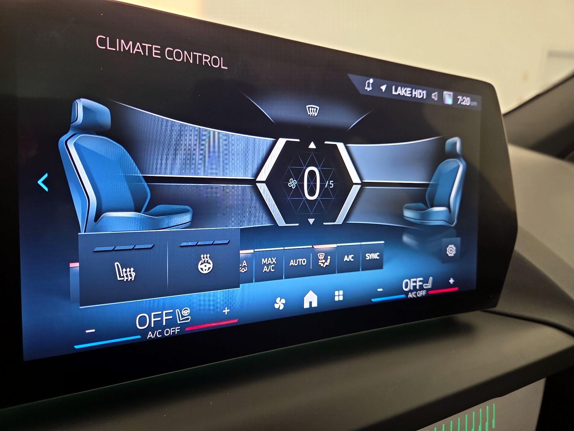 Thumbnail: 2025 BMW 2 Series - 15