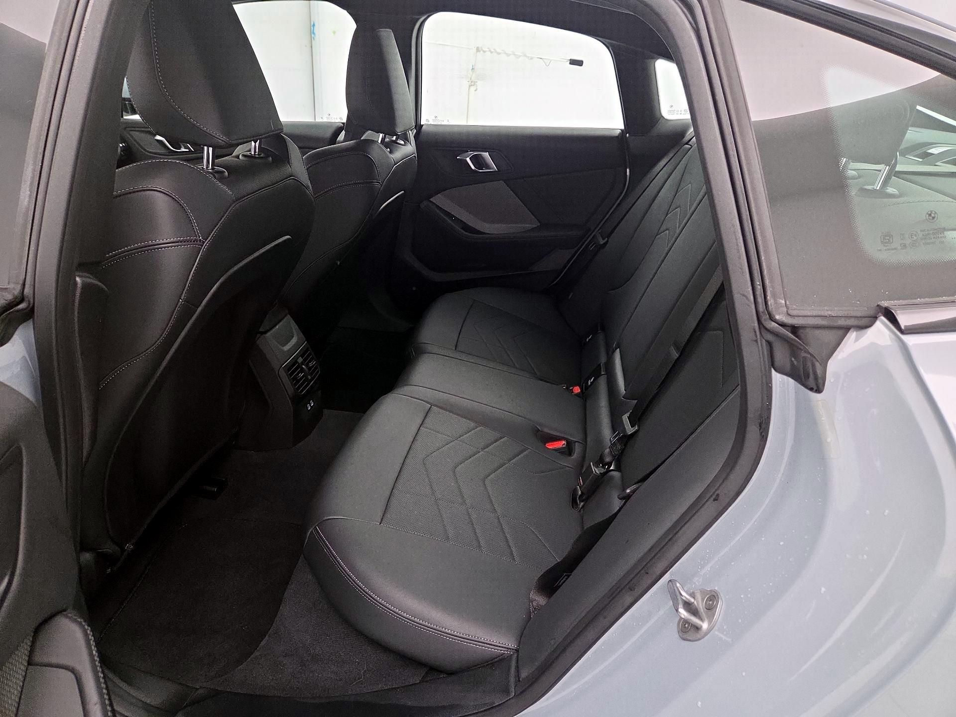 Thumbnail: 2025 BMW 2 Series - 18