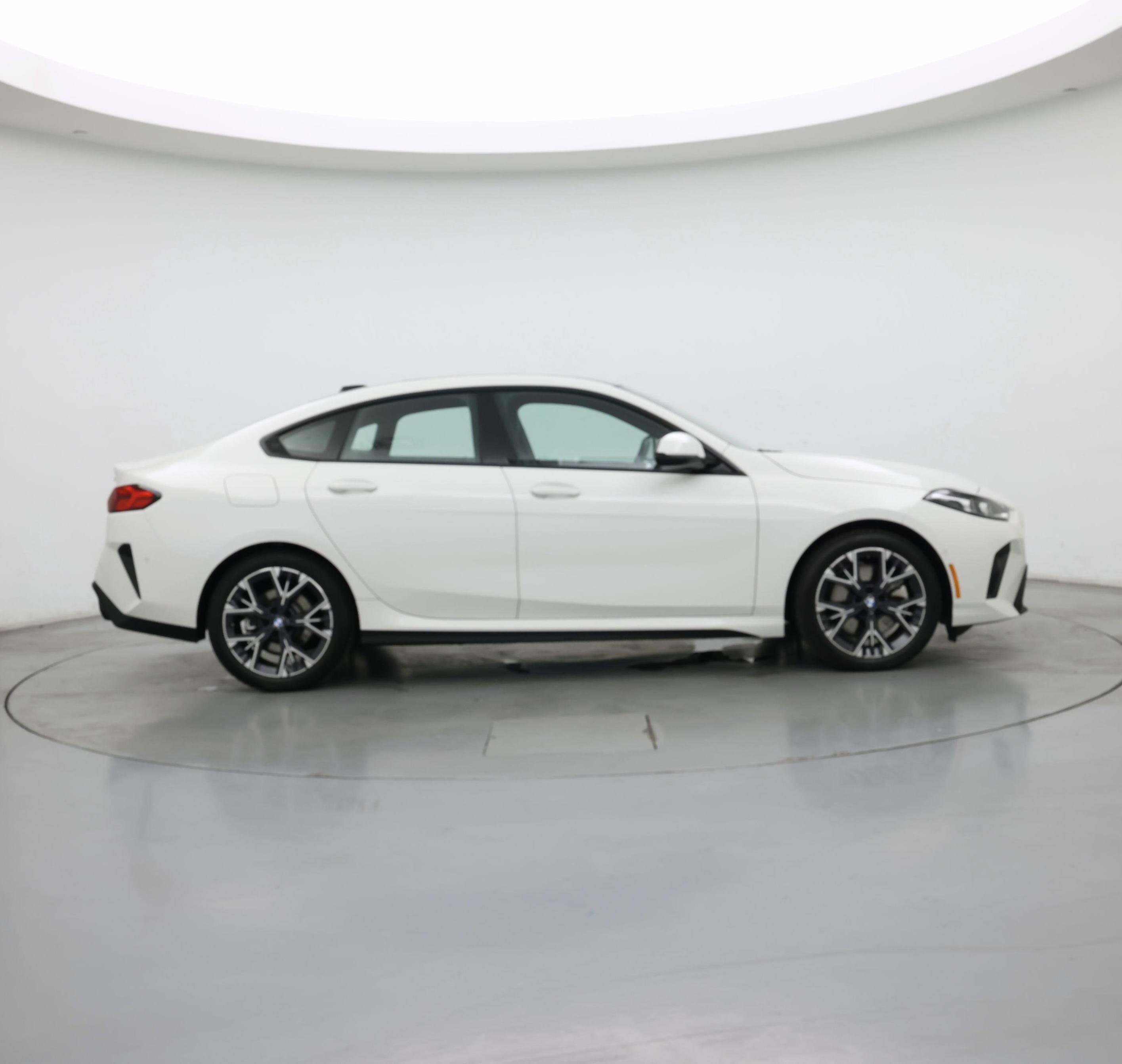 Thumbnail: 2025 BMW 2 Series - 7