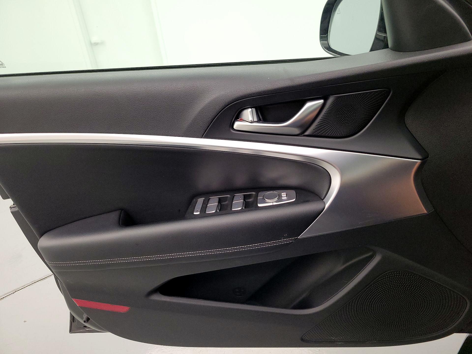 Thumbnail: 2025 Genesis G70 - 12