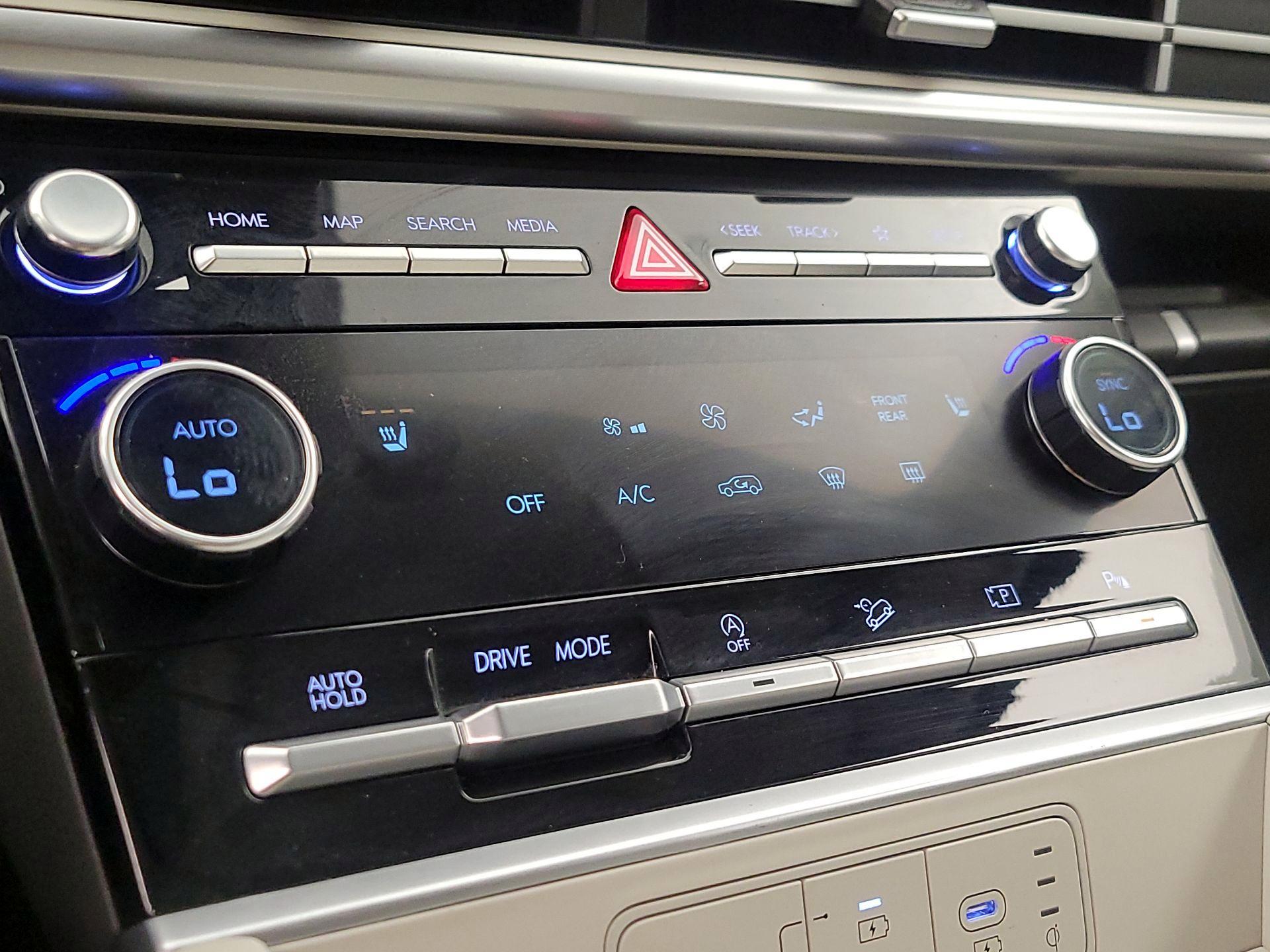 Thumbnail: 2025 Hyundai Santa Fe - 16